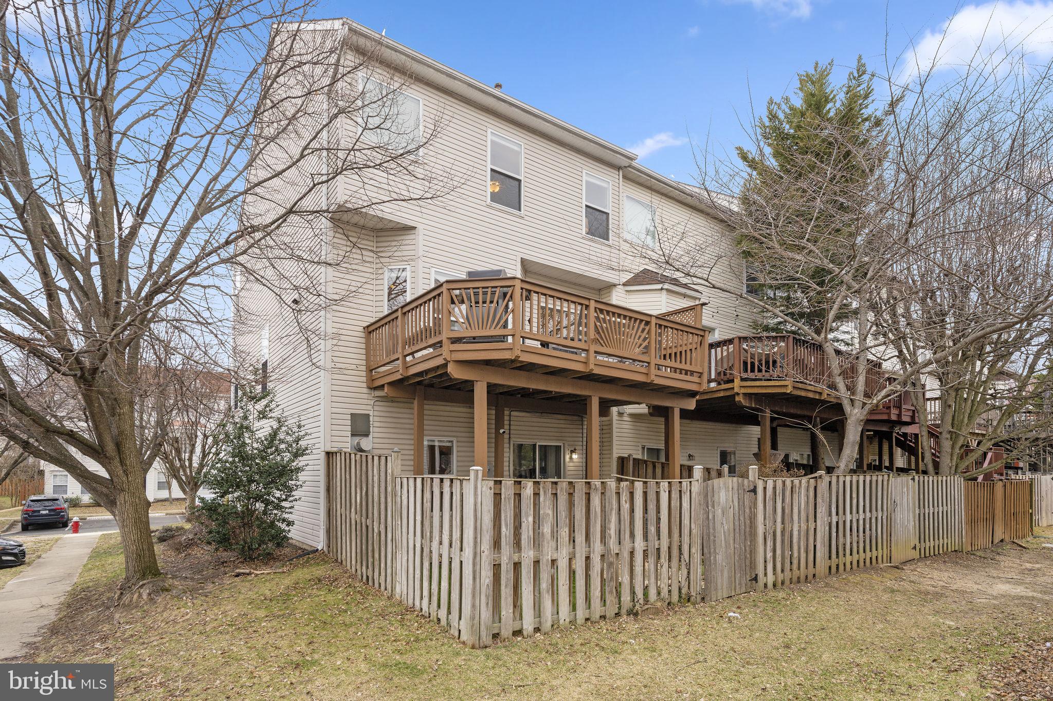 ISLAND CREEK - Residential