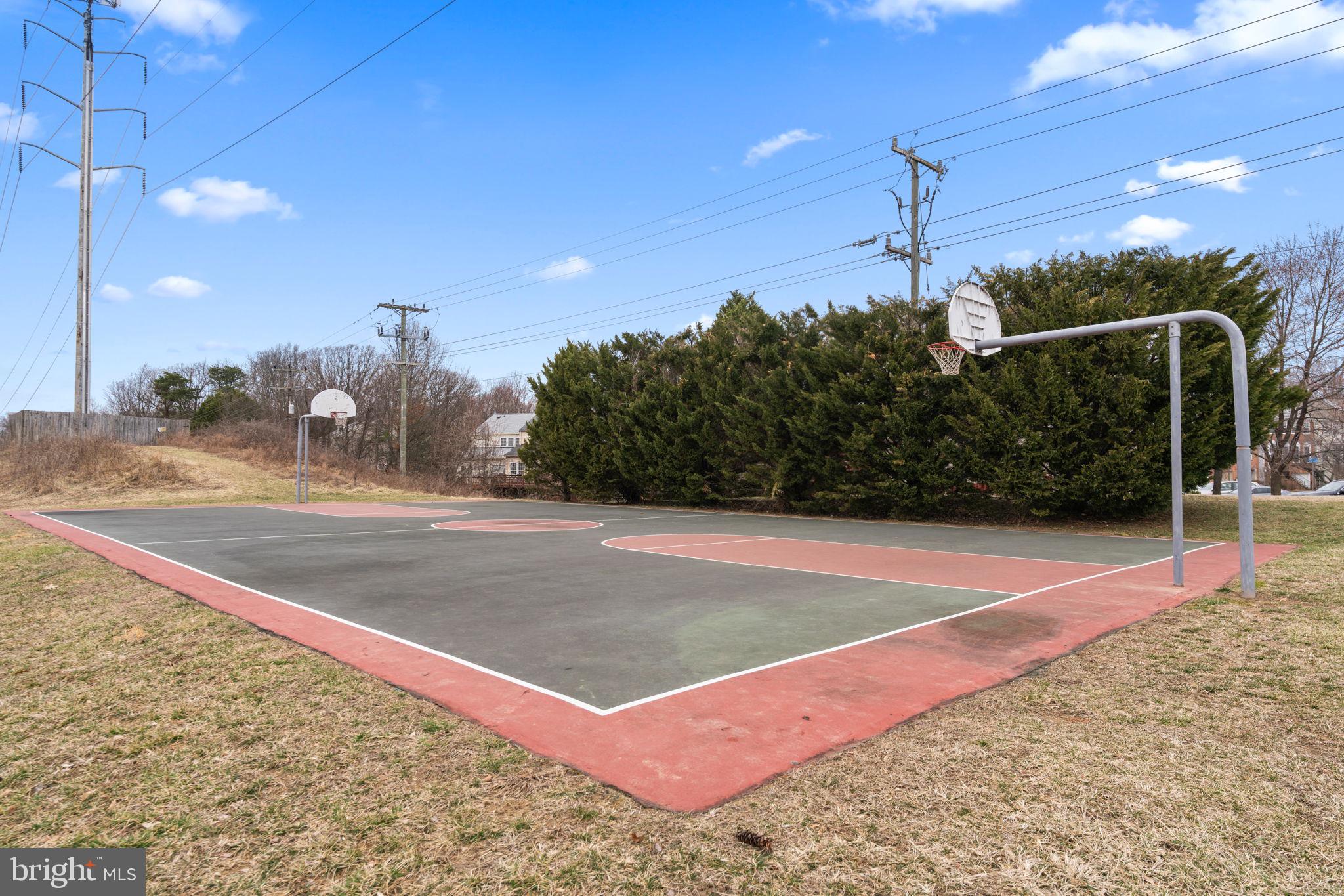 ISLAND CREEK - Residential