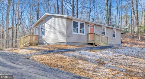 Homes For Sale - 10965 Laplata Road<br/> LA PLATA, MD 20646