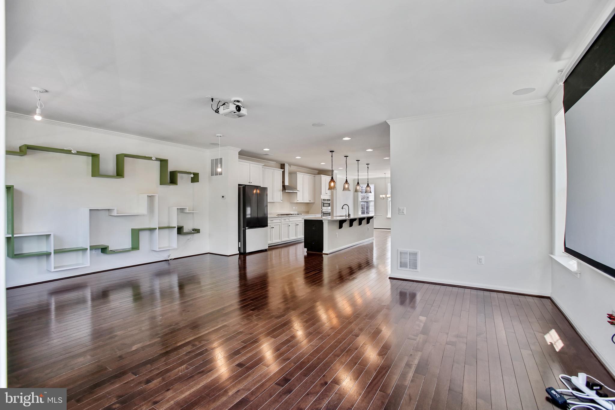 ASHBURN KNOLLS - Residential