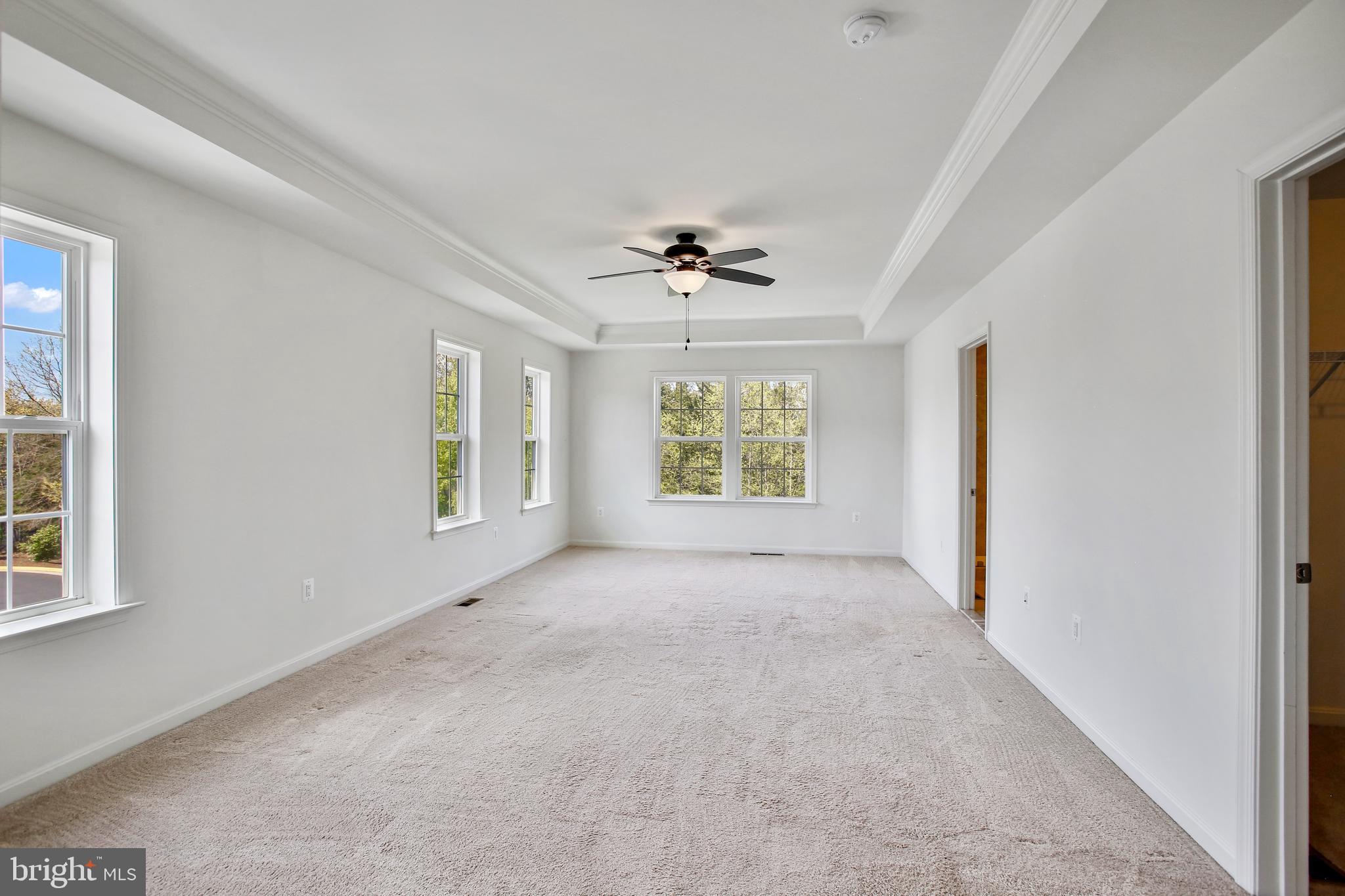 ASHBURN KNOLLS - Residential