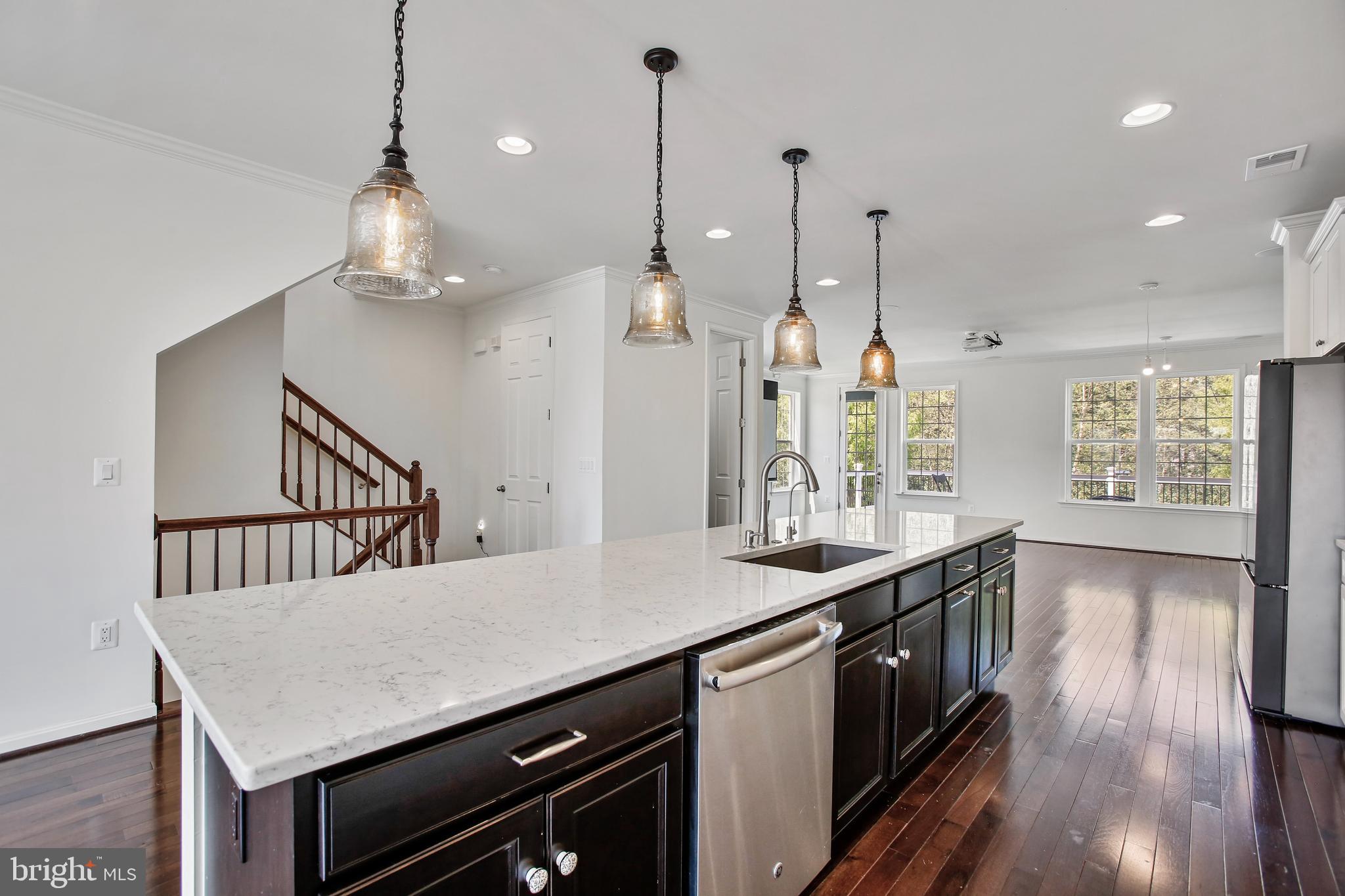 ASHBURN KNOLLS - Residential