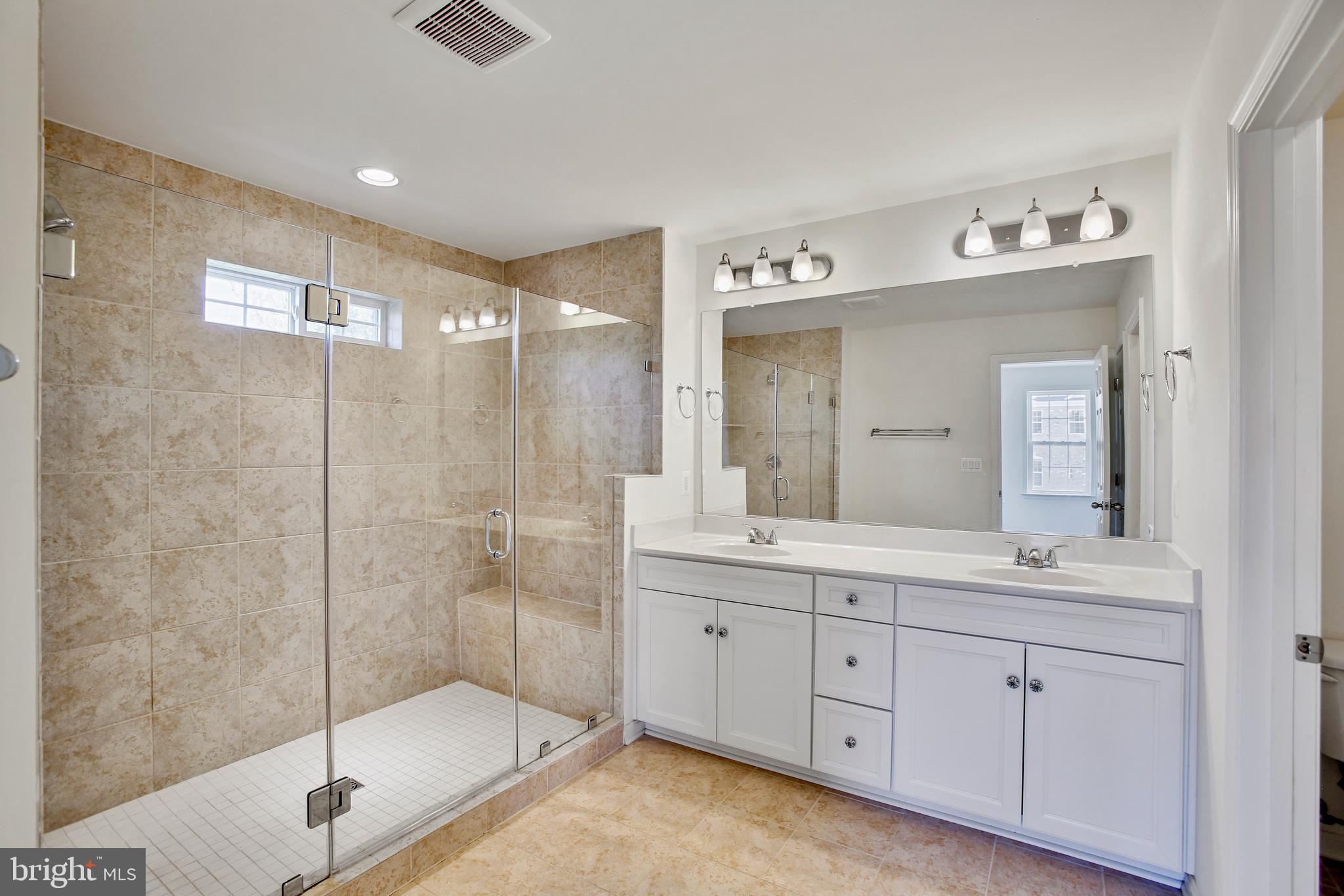 ASHBURN KNOLLS - Residential