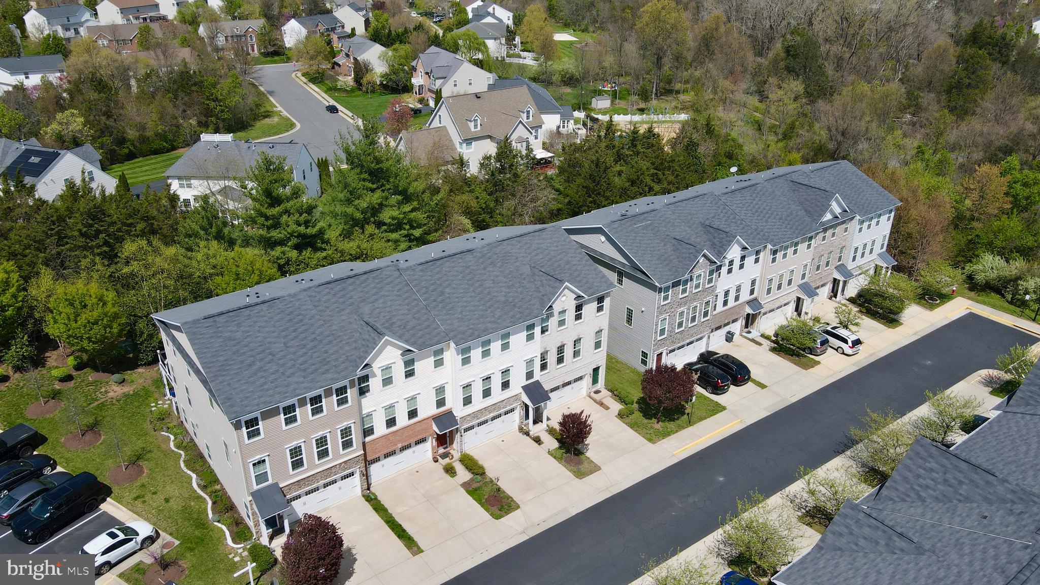 ASHBURN KNOLLS - Residential