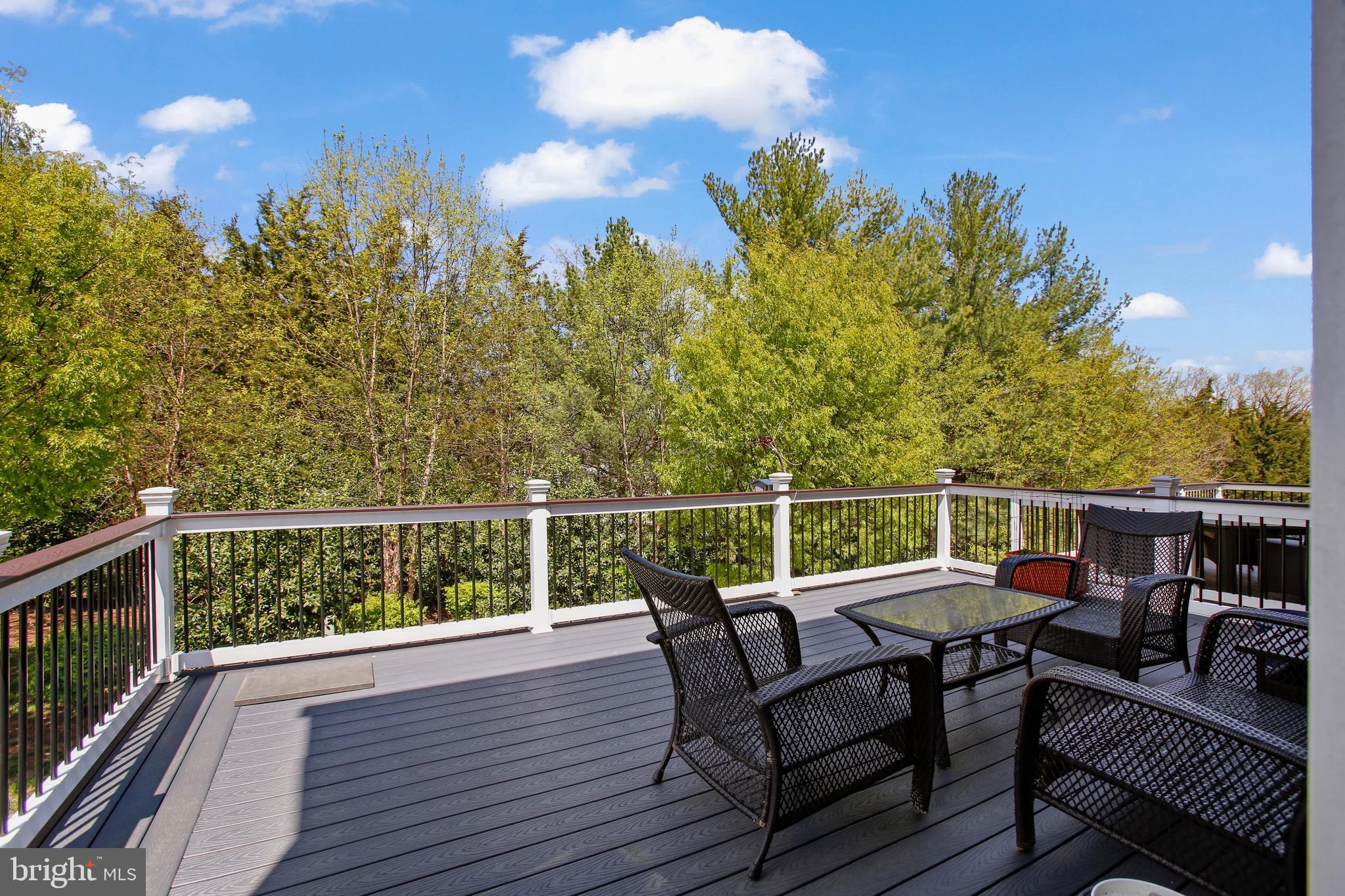 ASHBURN KNOLLS - Residential