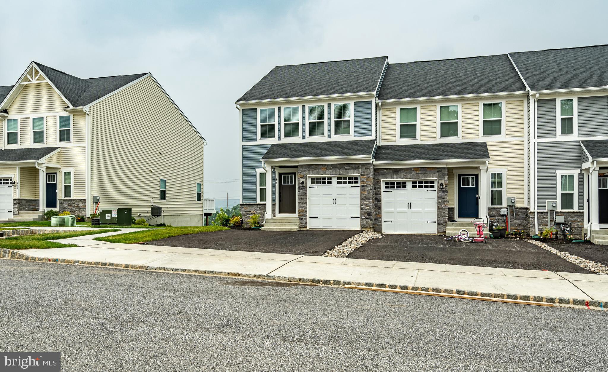 208 CHASE DRIVE