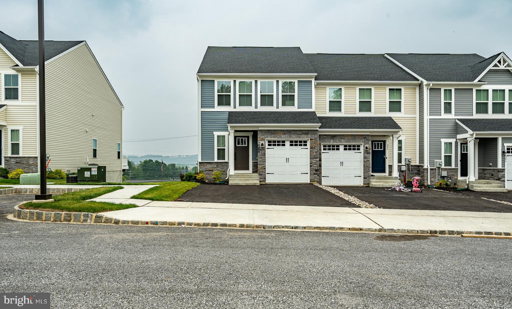 208 CHASE DRIVE