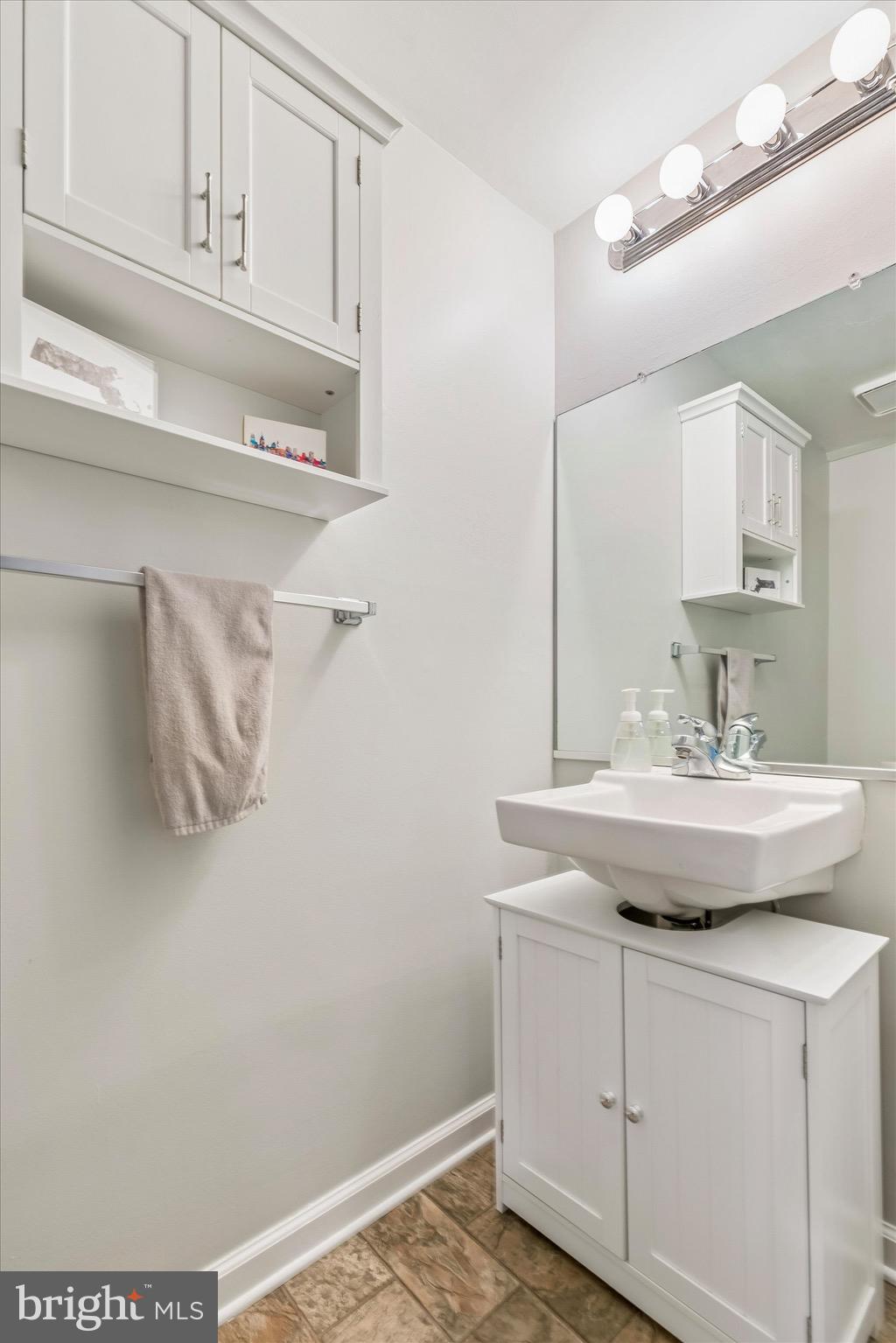 OXFORD OF BLUE BELL - Residential