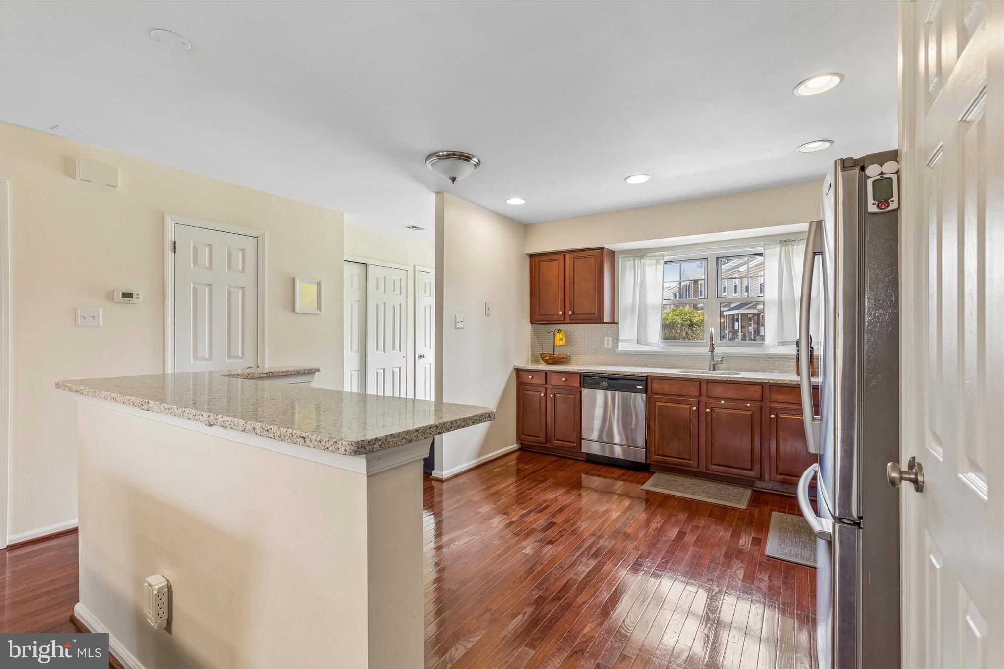 OXFORD OF BLUE BELL - Residential