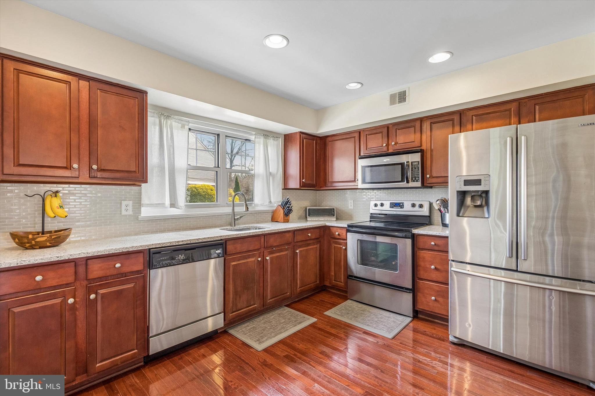 OXFORD OF BLUE BELL - Residential