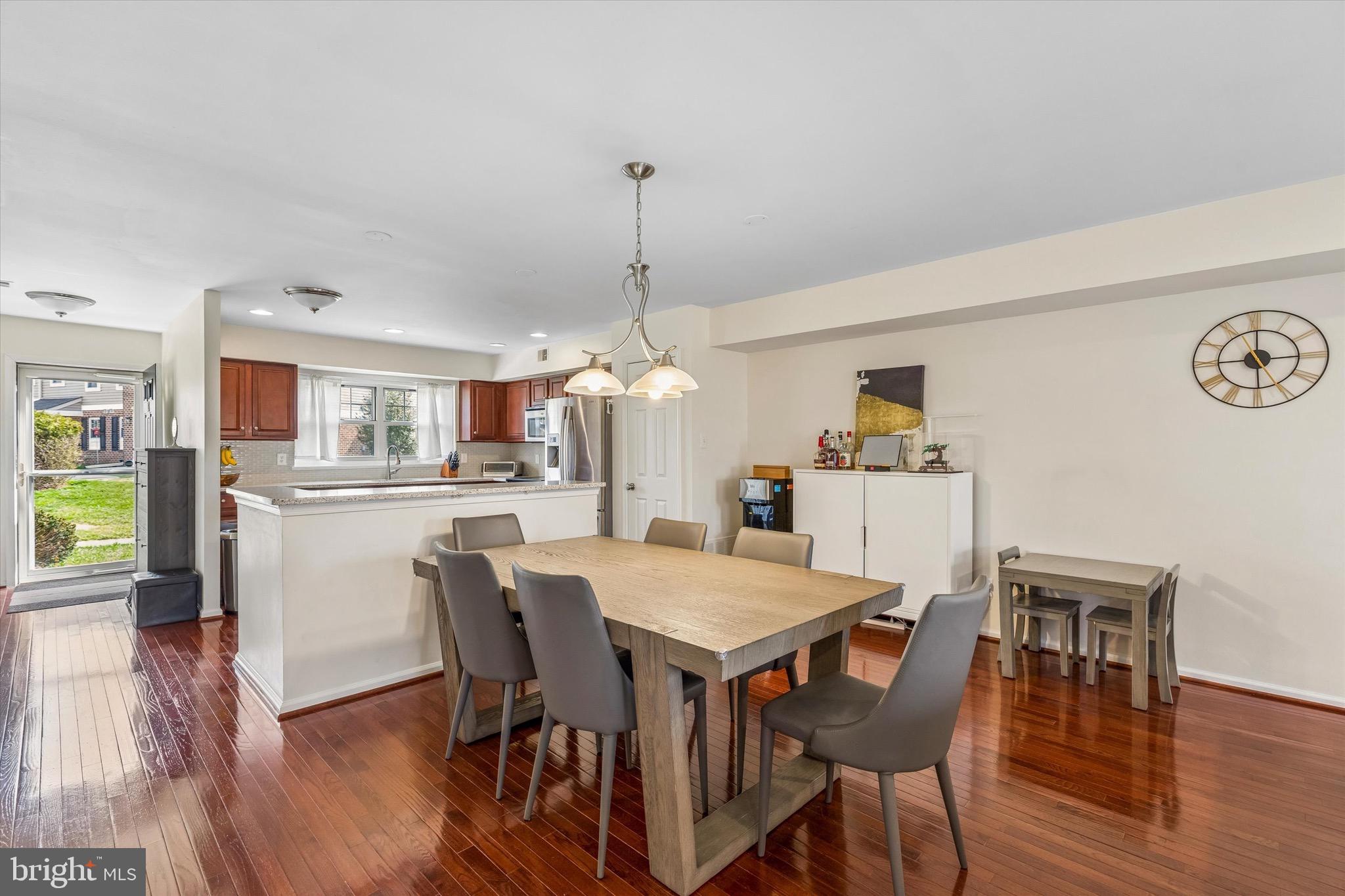 OXFORD OF BLUE BELL - Residential