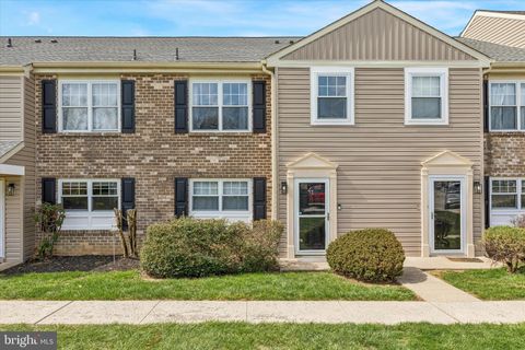 Townhouse For Sale - 13 Ramsgate Court #208 U-13<br/> Montgomery County, BLUE BELL, PA 19422