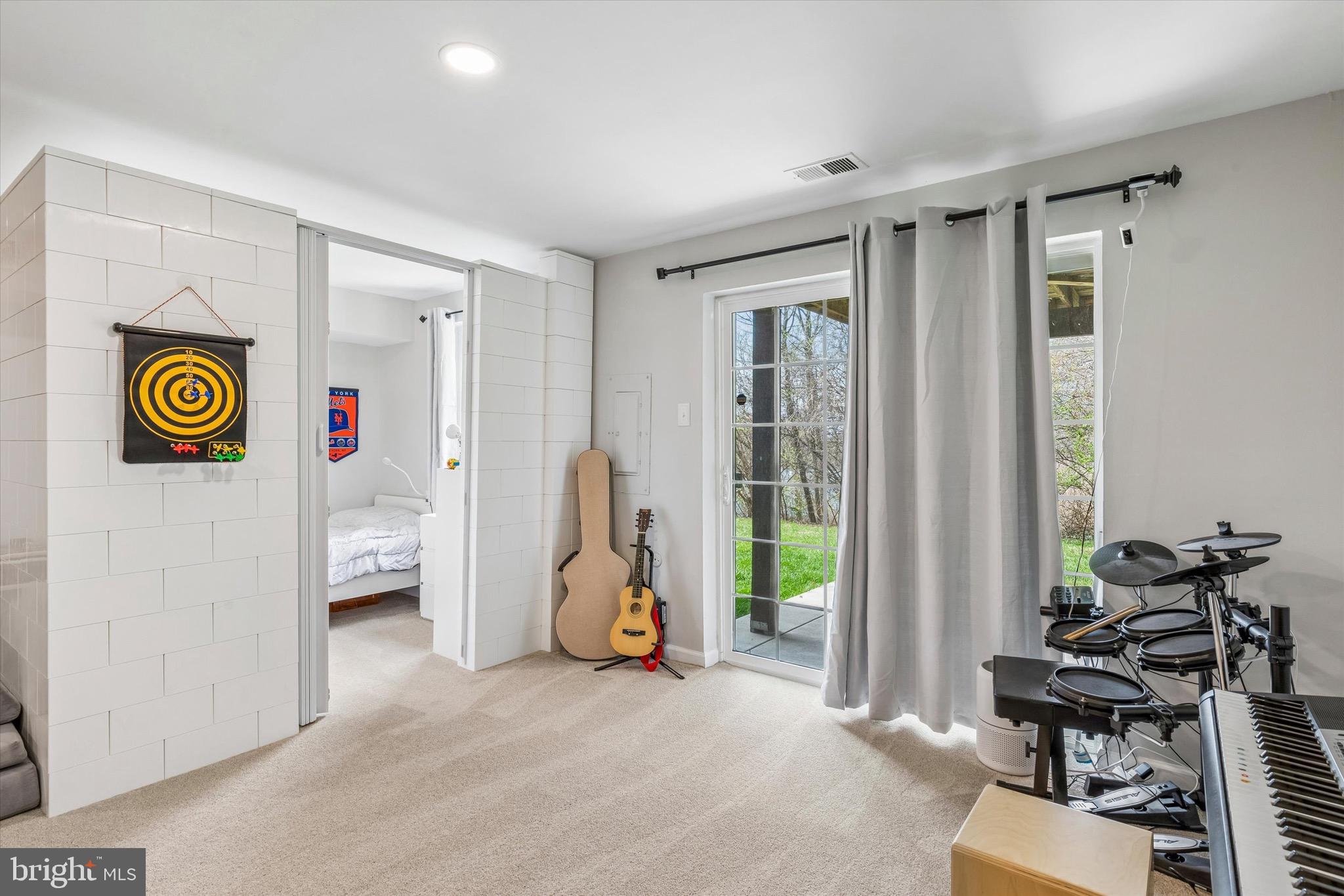 OXFORD OF BLUE BELL - Residential