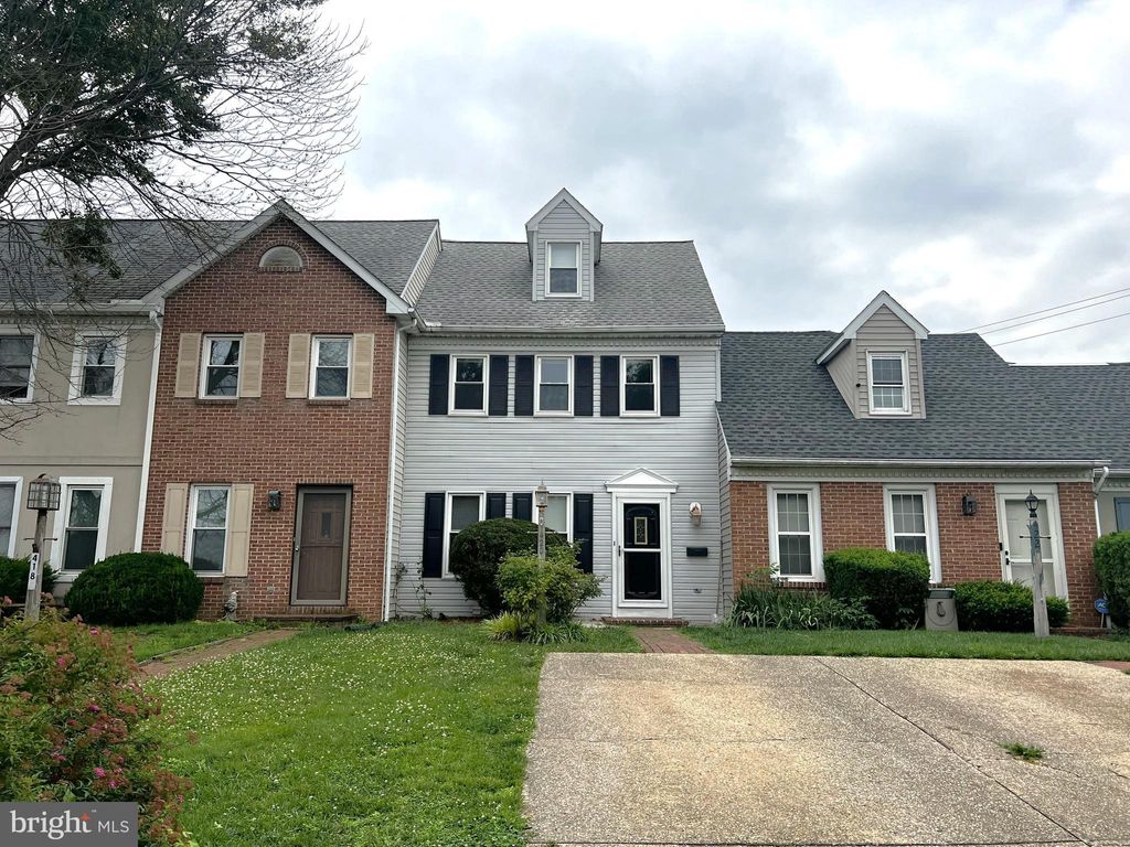 Photo of 420 CARDINAL RD, LITITZ, PA 17543 (MLS # PALA2036916)