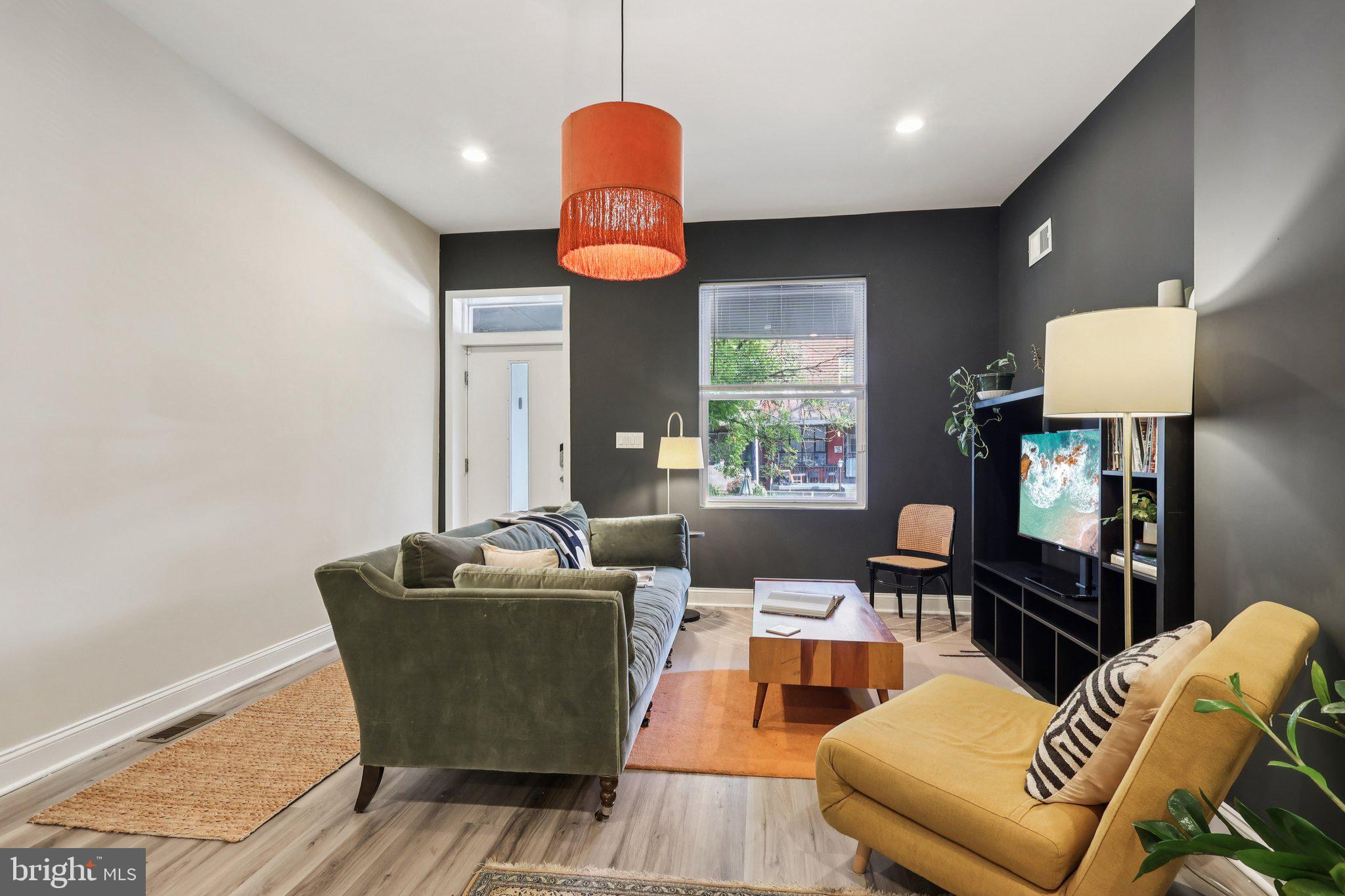 STRAWBERRY MANSION - Residential