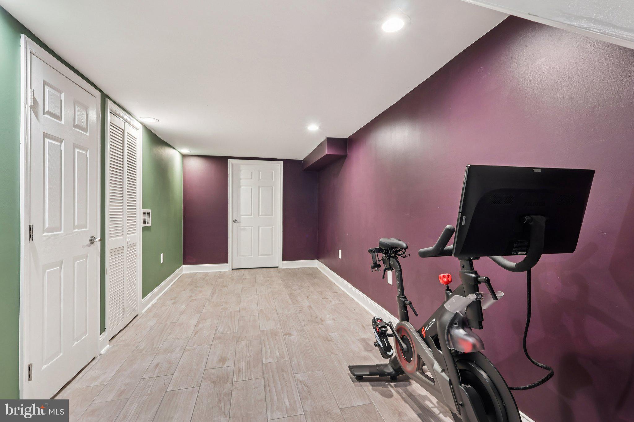 STRAWBERRY MANSION - Residential