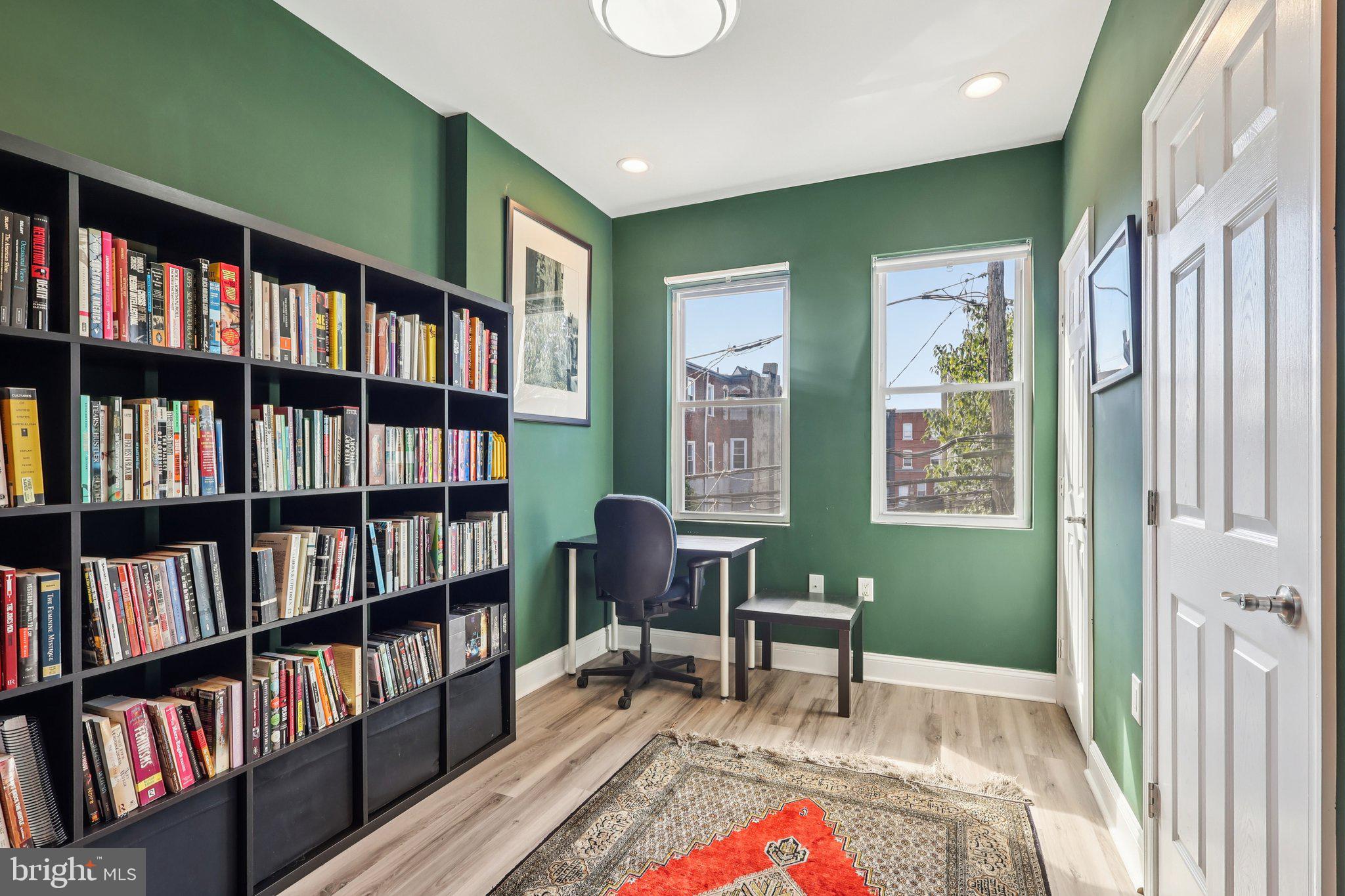 STRAWBERRY MANSION - Residential