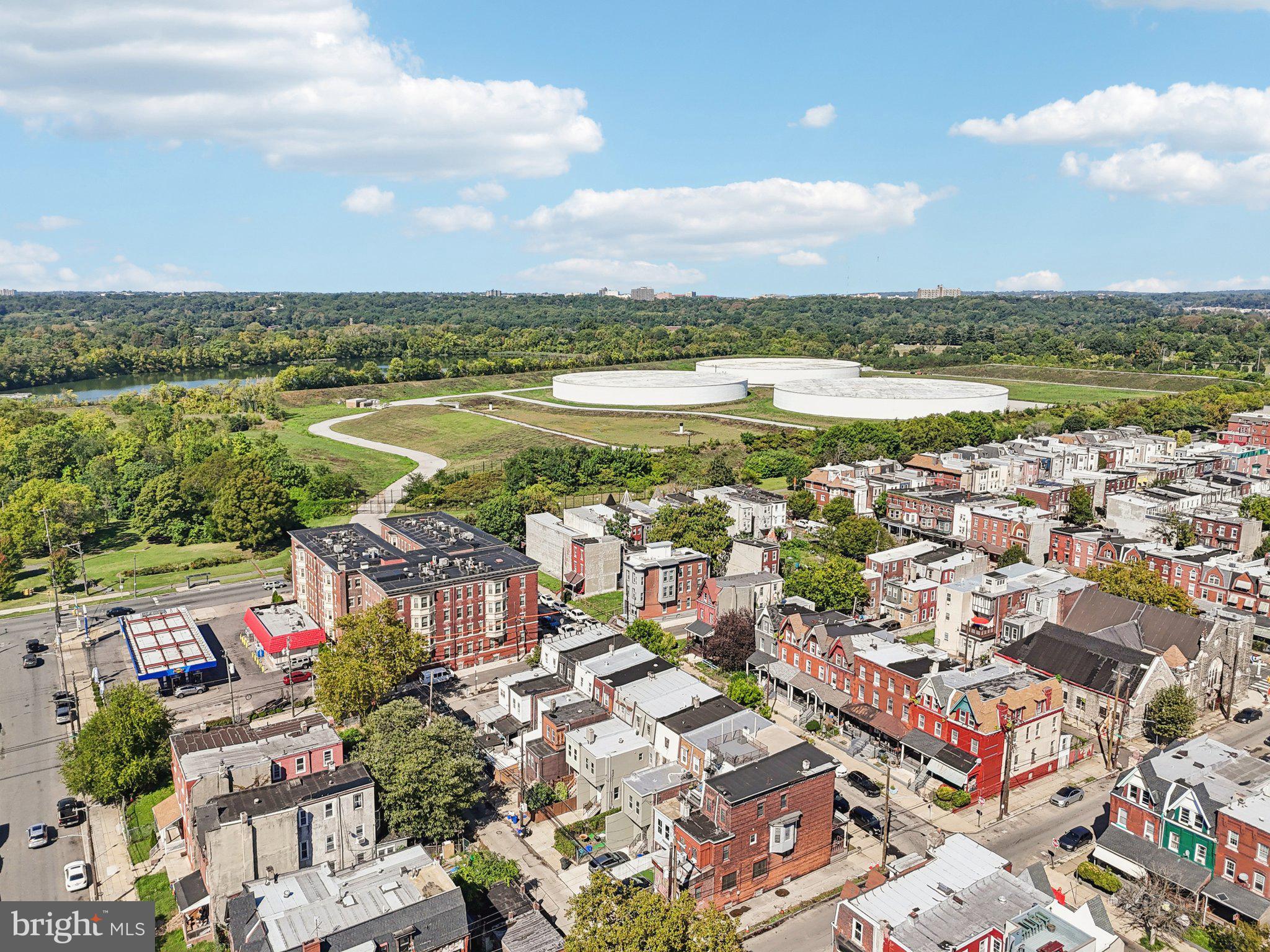 STRAWBERRY MANSION - Residential