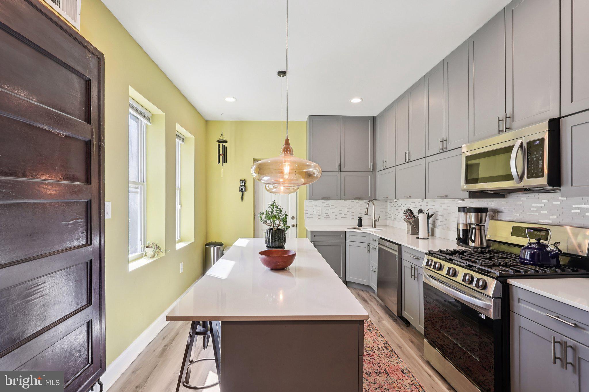 STRAWBERRY MANSION - Residential