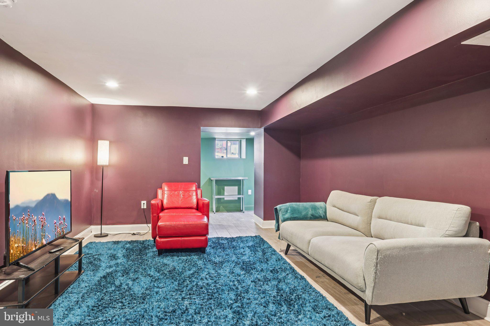 STRAWBERRY MANSION - Residential