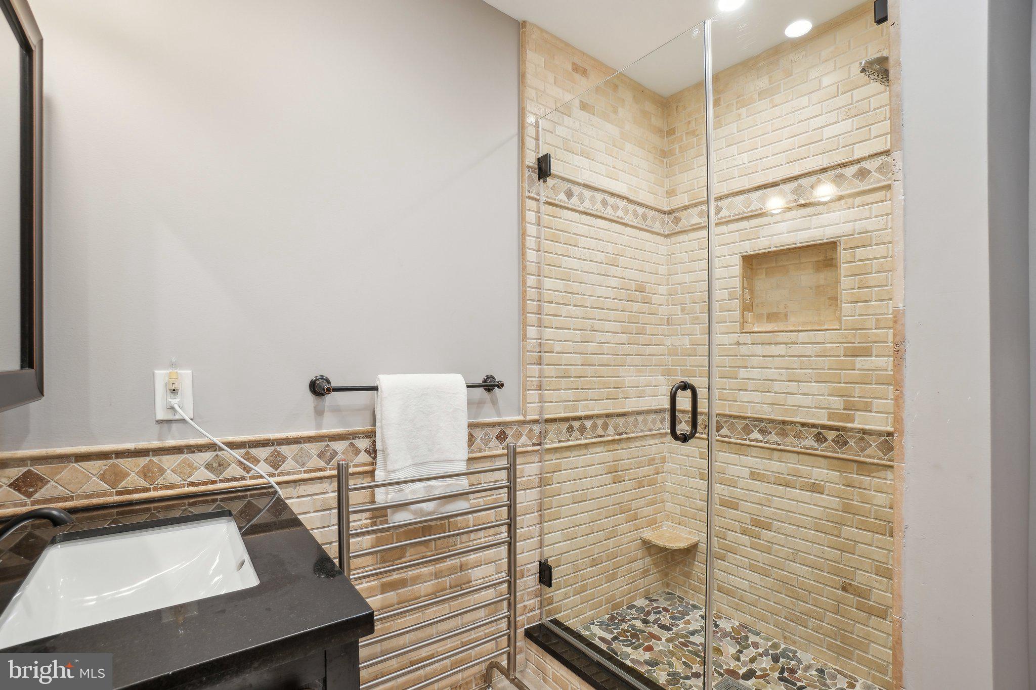 GLENCARLYN - Residential