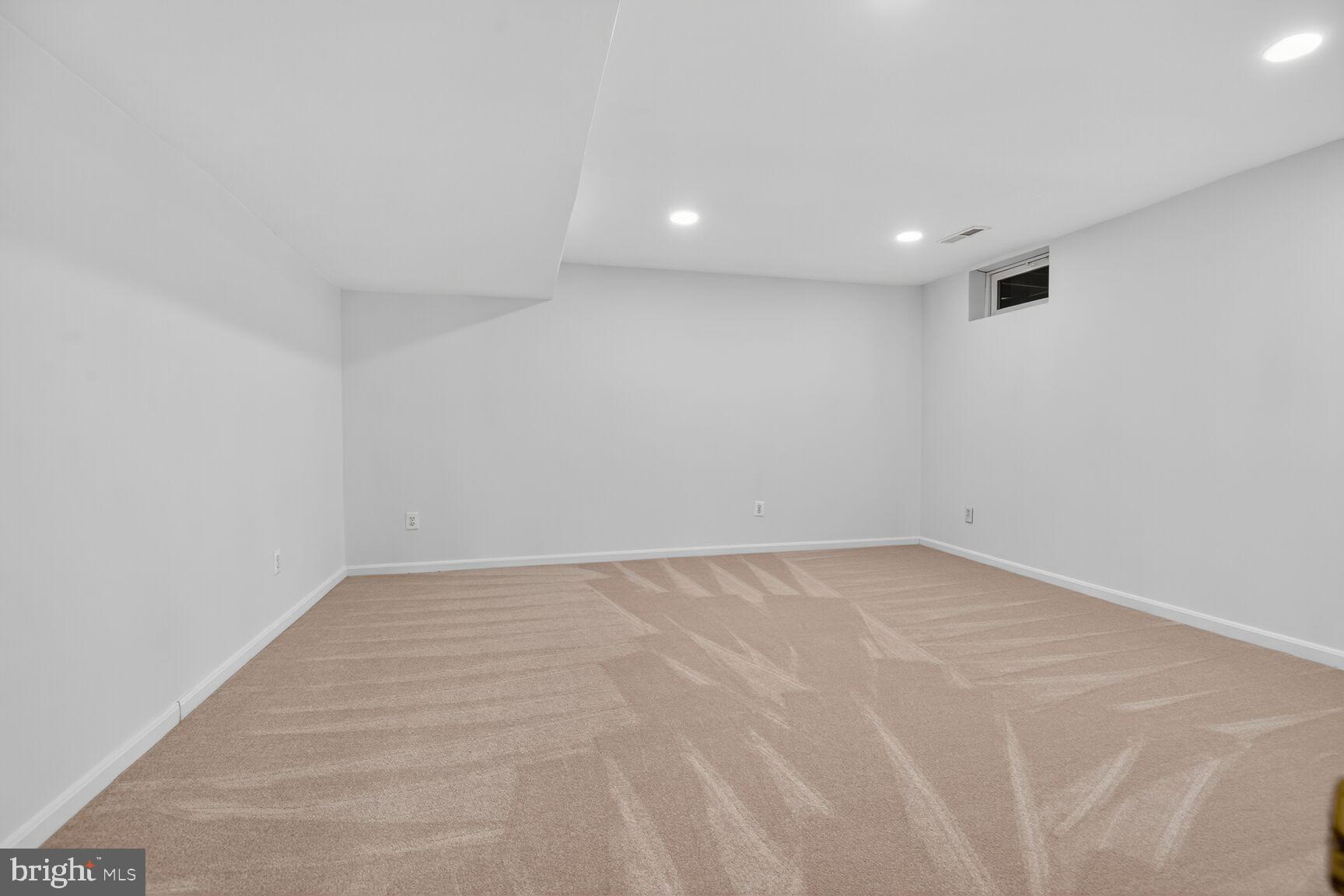 BARRINGTON OAKS - Residential