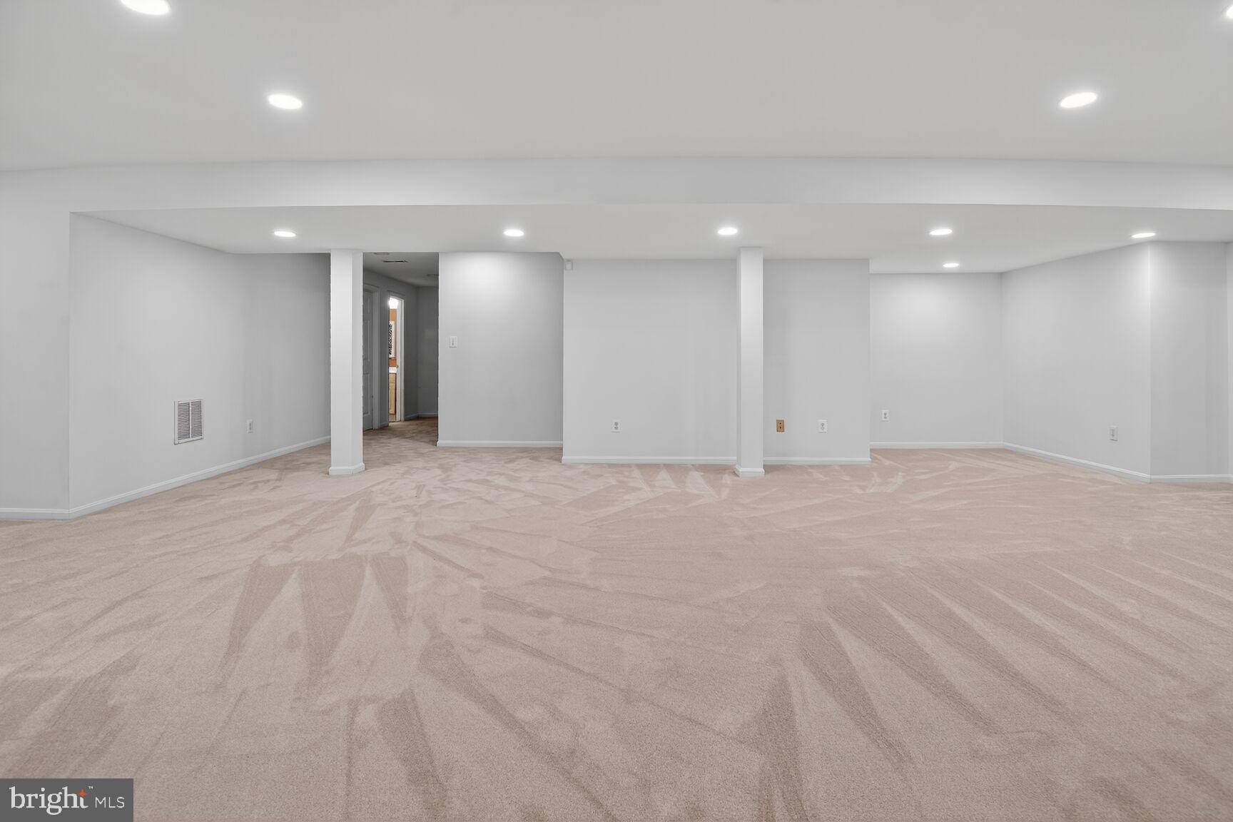 BARRINGTON OAKS - Residential