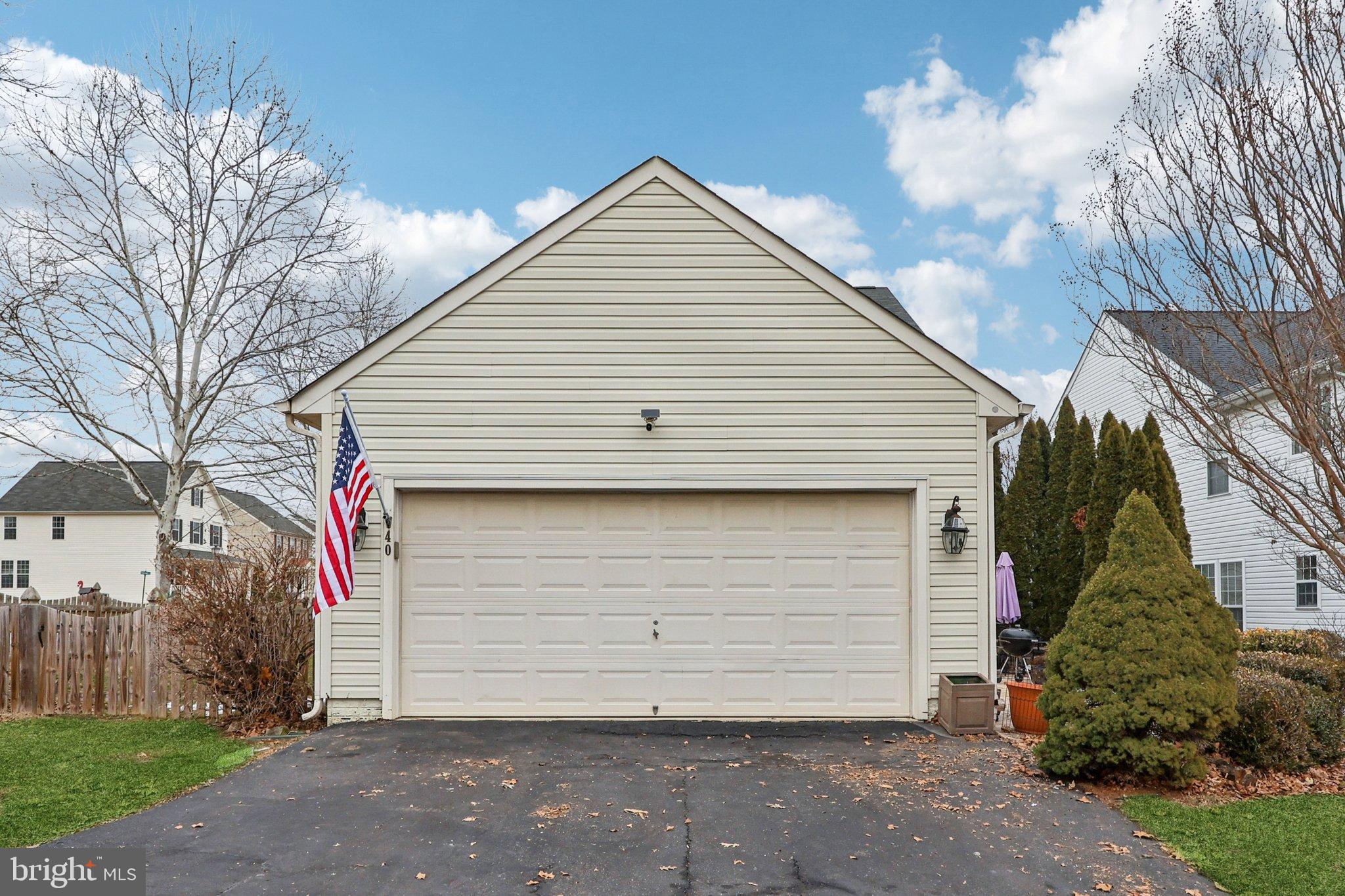 NEW TOWN MEADOWS - Residential