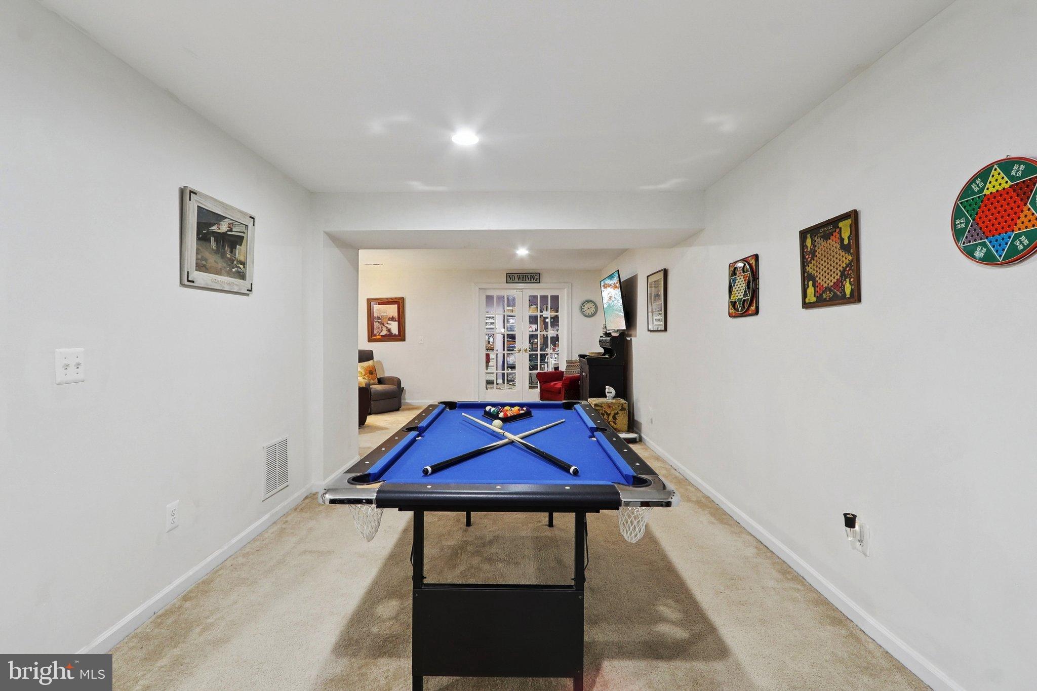 NEW TOWN MEADOWS - Residential