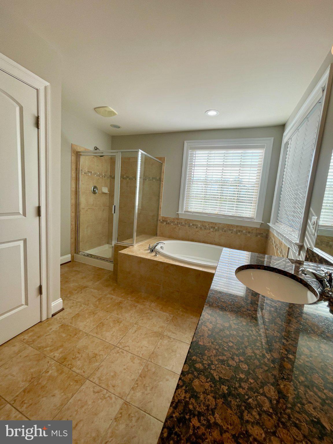 LIBERTY MANOR - Residential