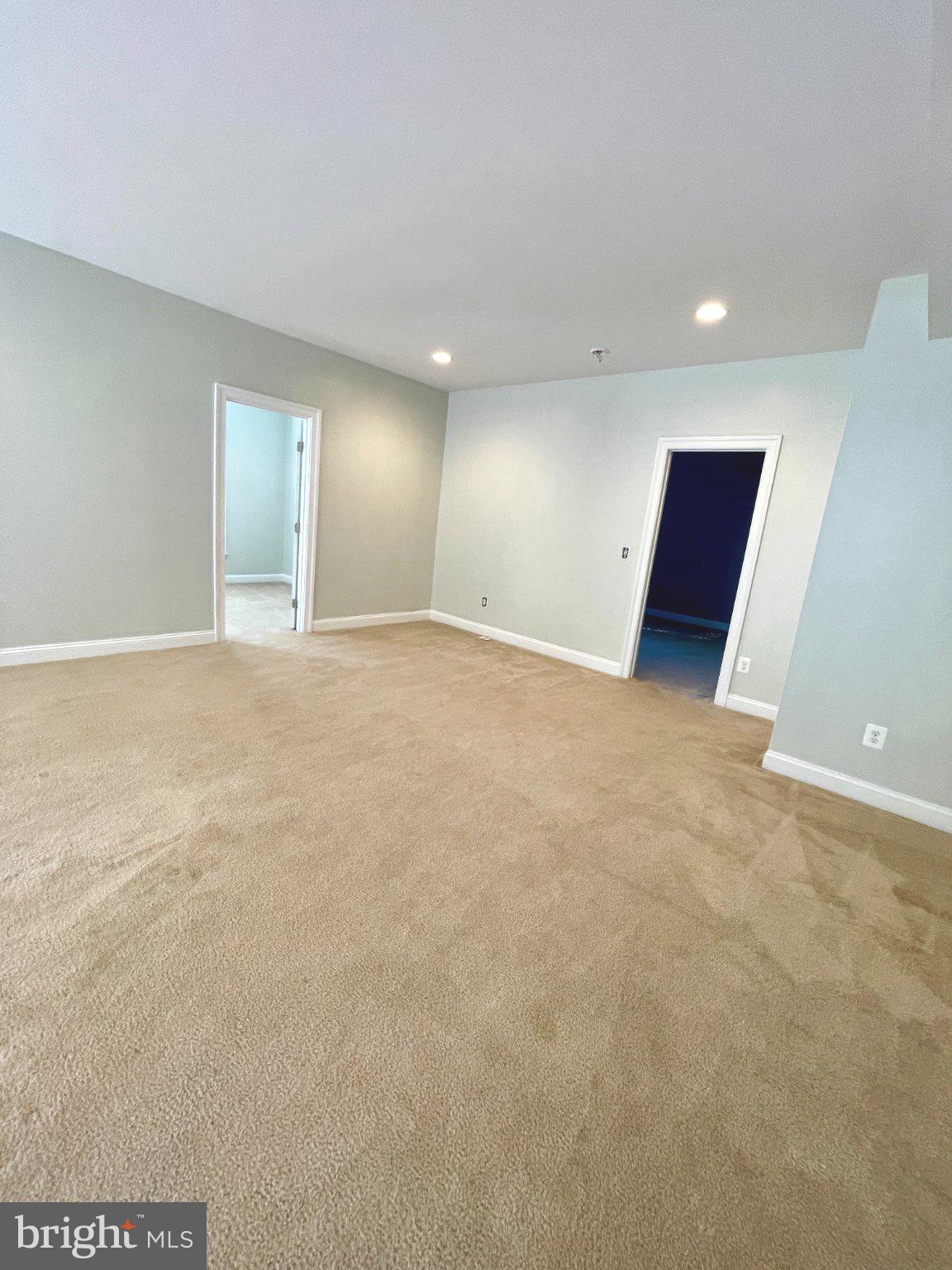 LIBERTY MANOR - Residential