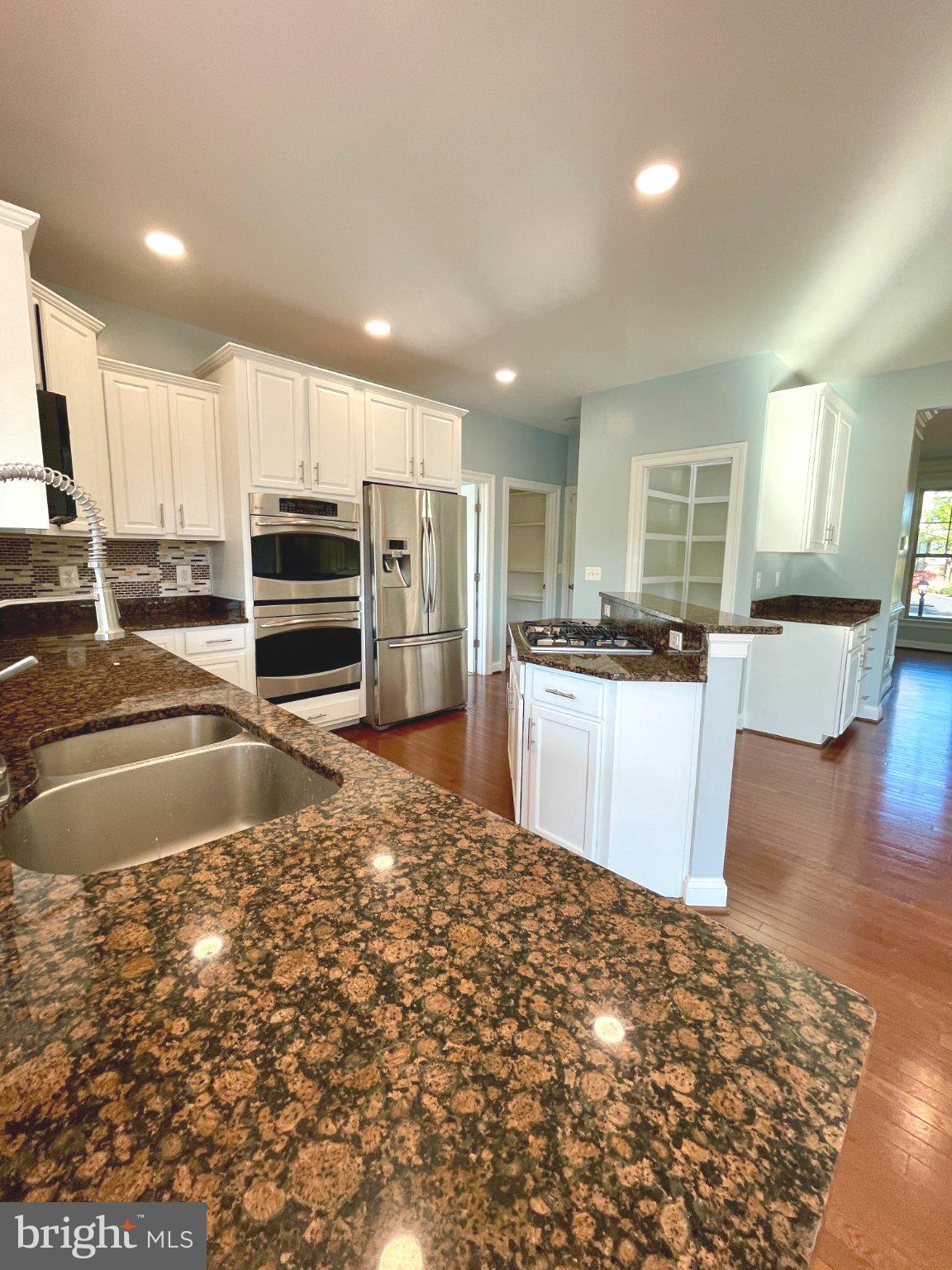 LIBERTY MANOR - Residential