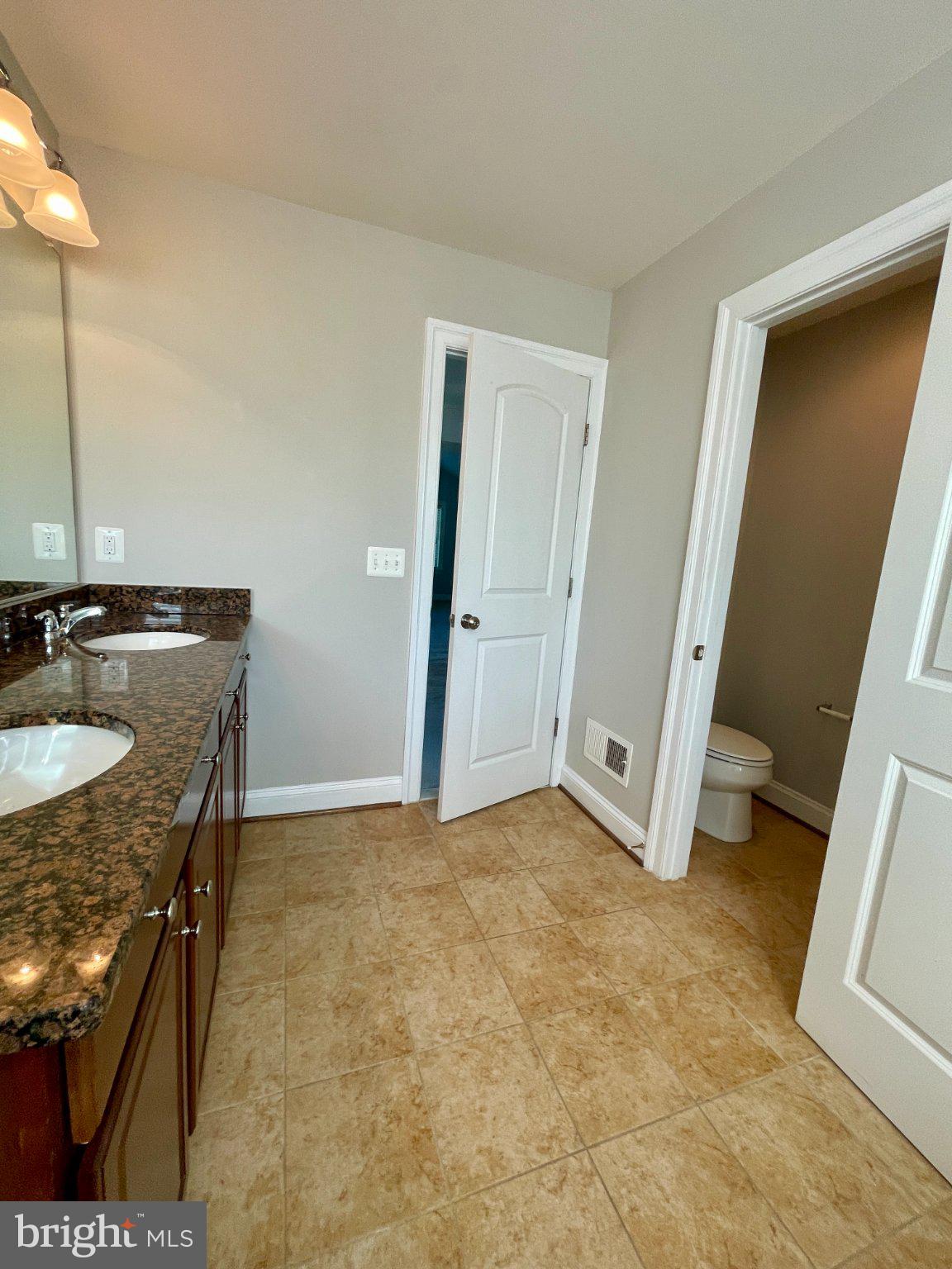 LIBERTY MANOR - Residential