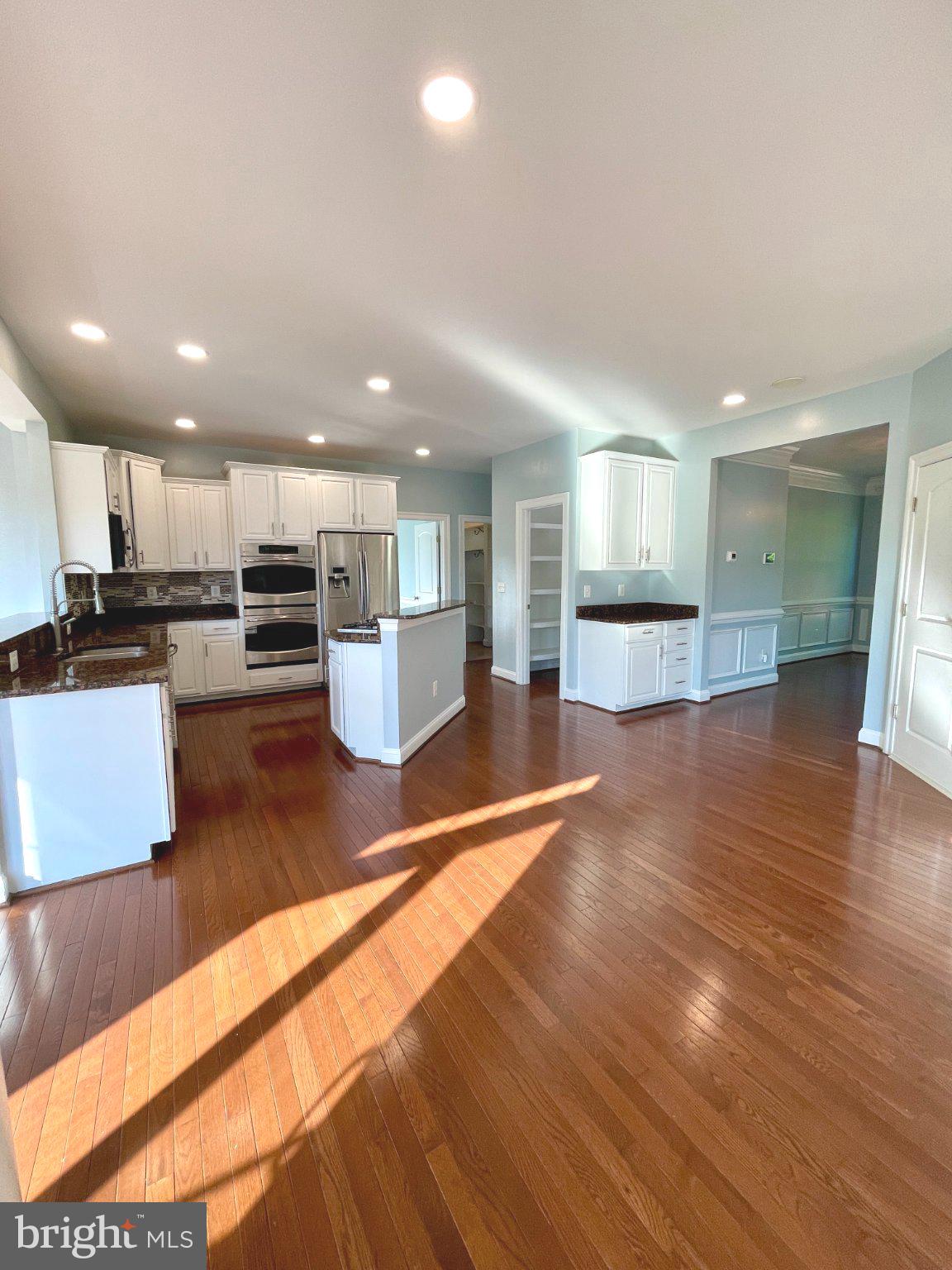 LIBERTY MANOR - Residential