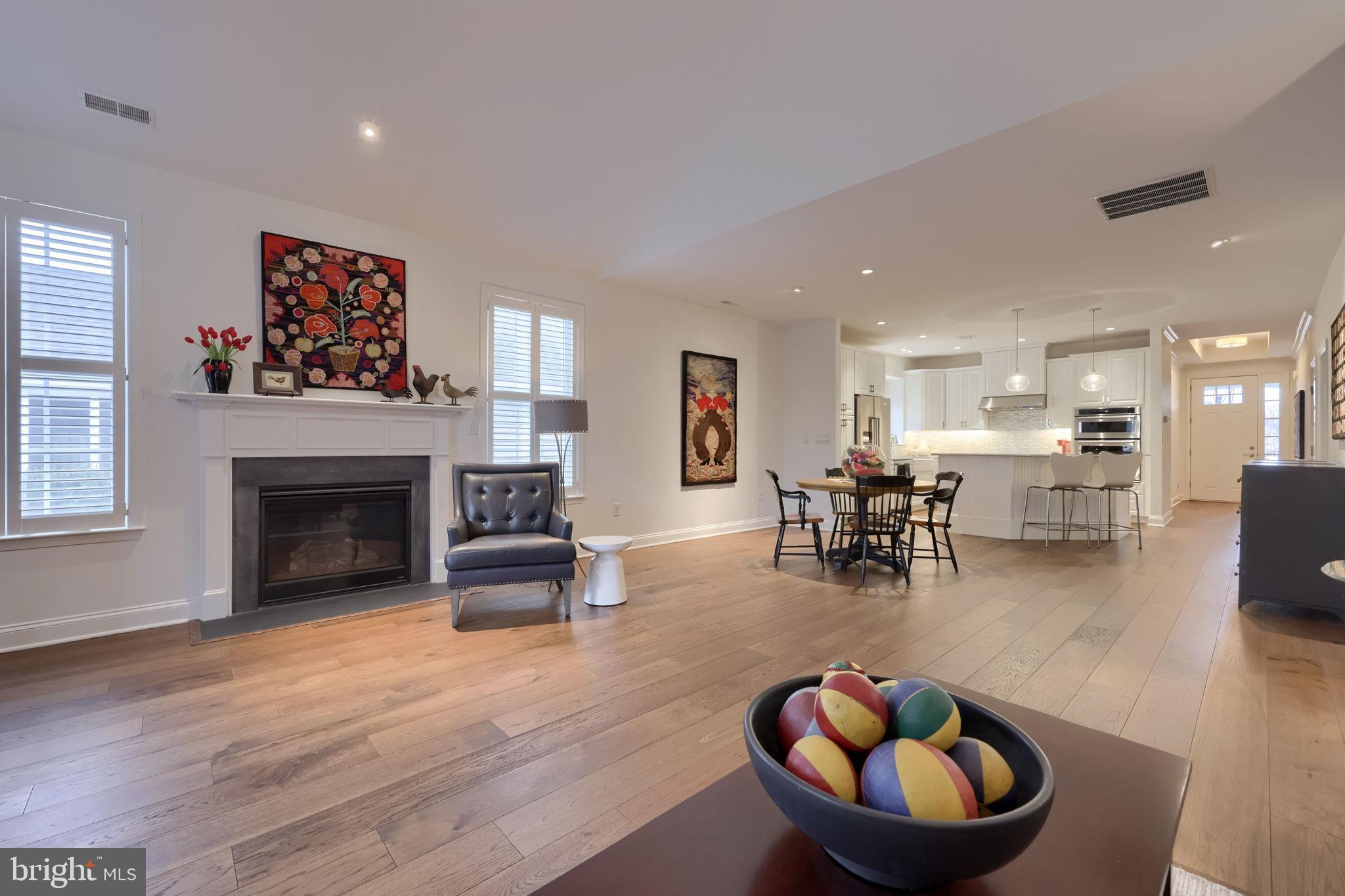 1032 PRESIDENTS DRIVE