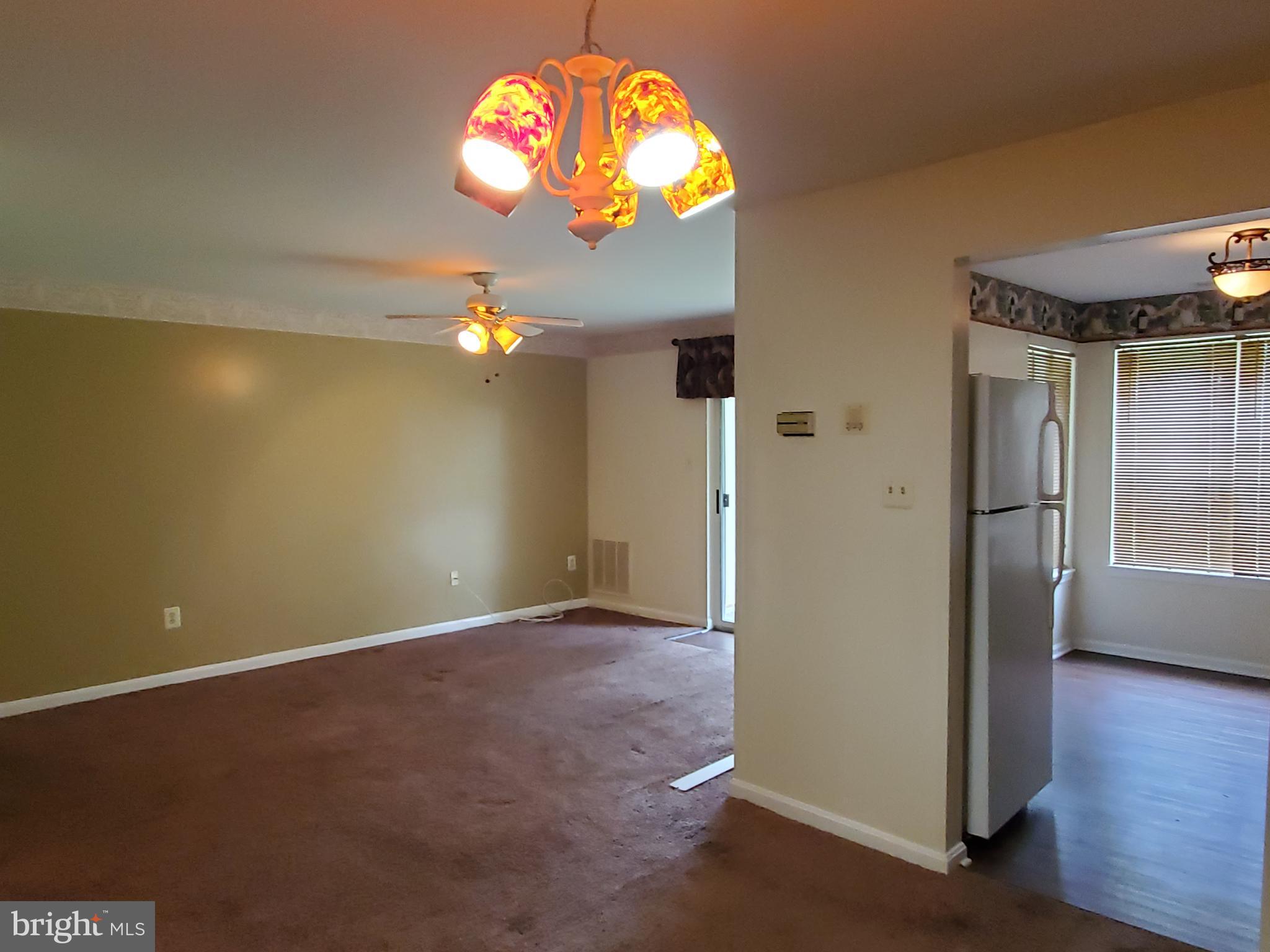 CROMWELL FOUNTAIN - Residential