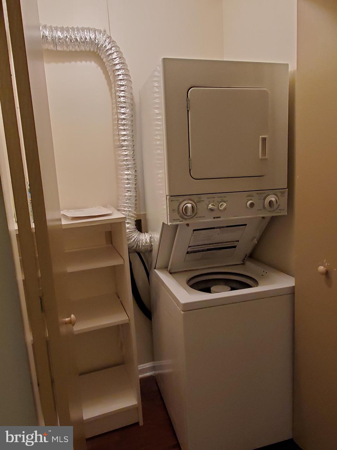 CROMWELL FOUNTAIN - Residential