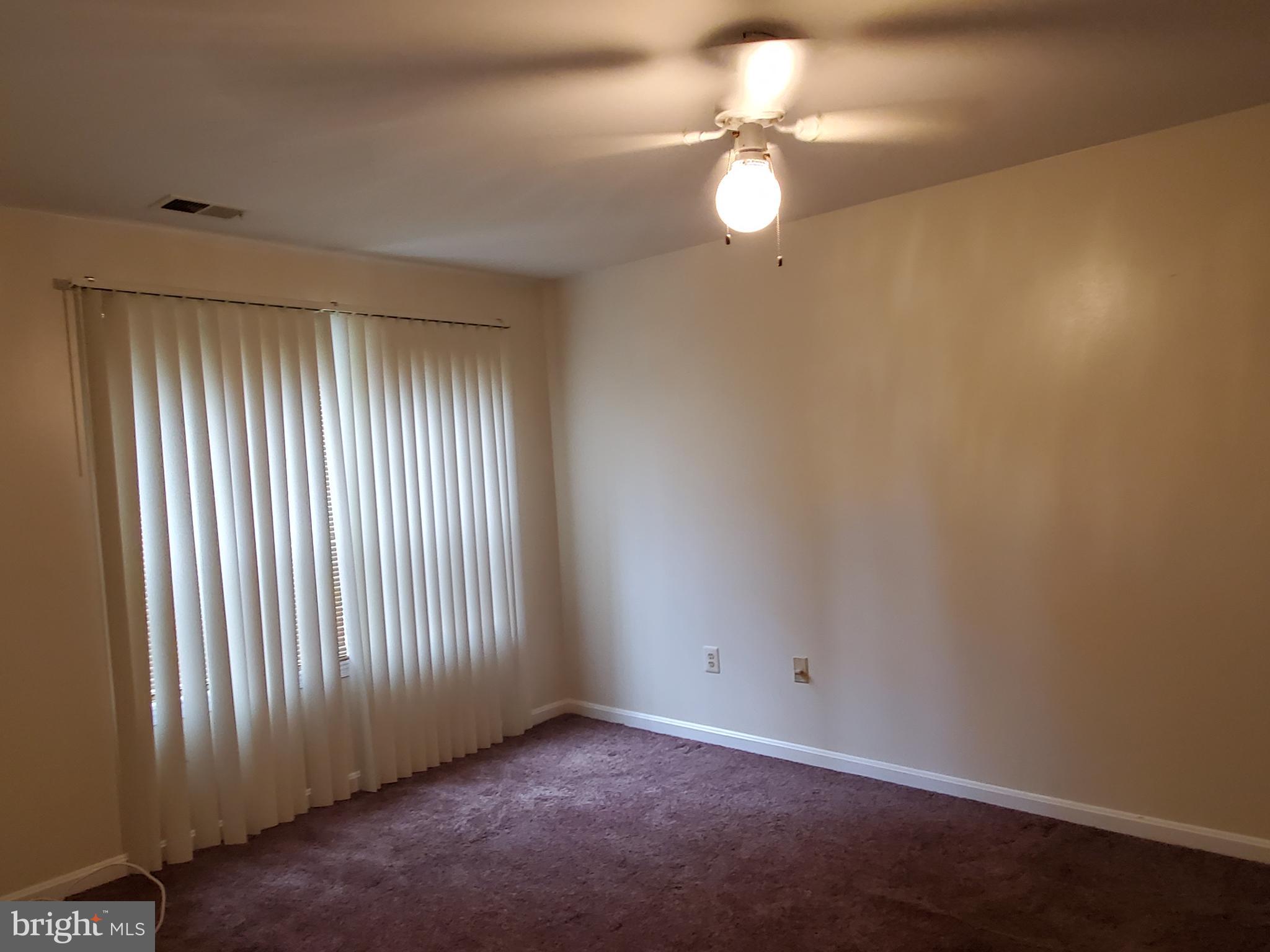 CROMWELL FOUNTAIN - Residential