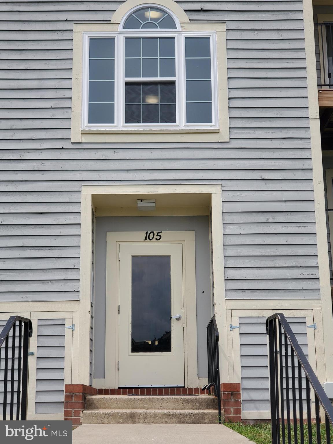 CROMWELL FOUNTAIN - Residential