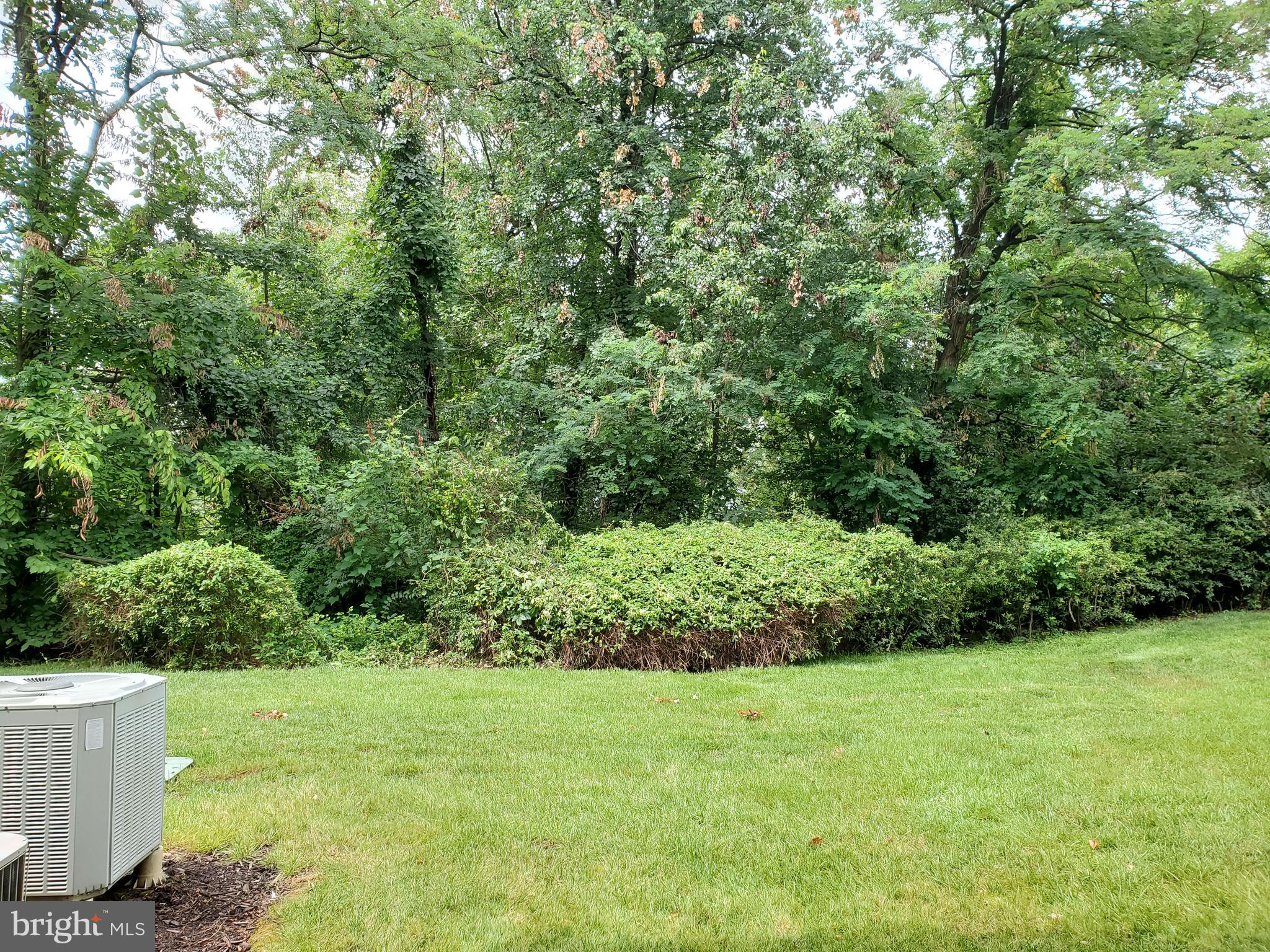 CROMWELL FOUNTAIN - Residential