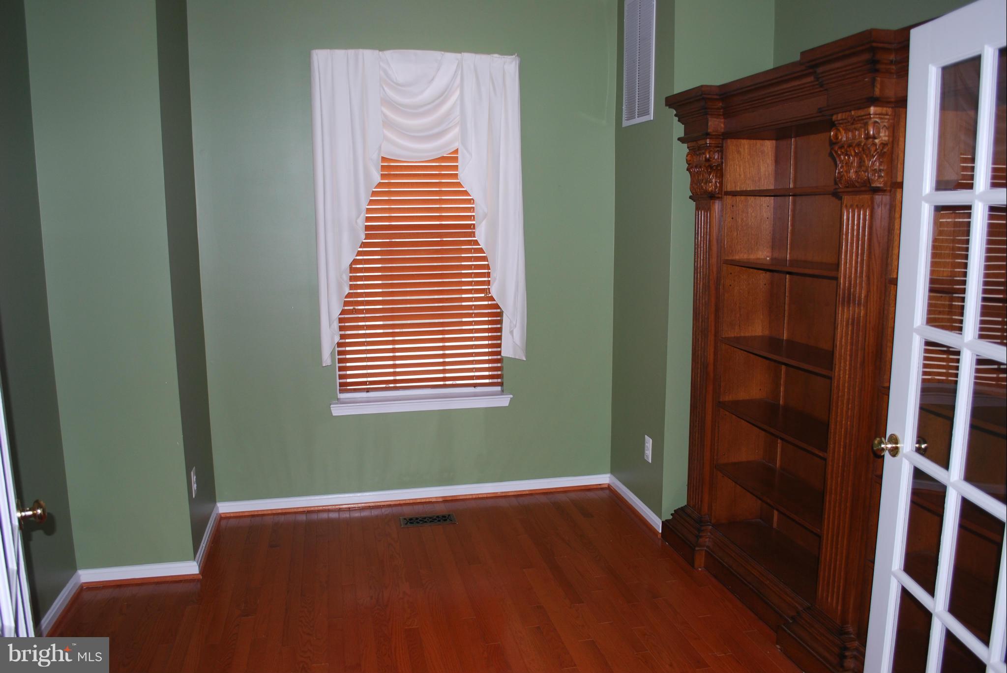 INDEPENDENCE/UNIV VLG - Residential Lease