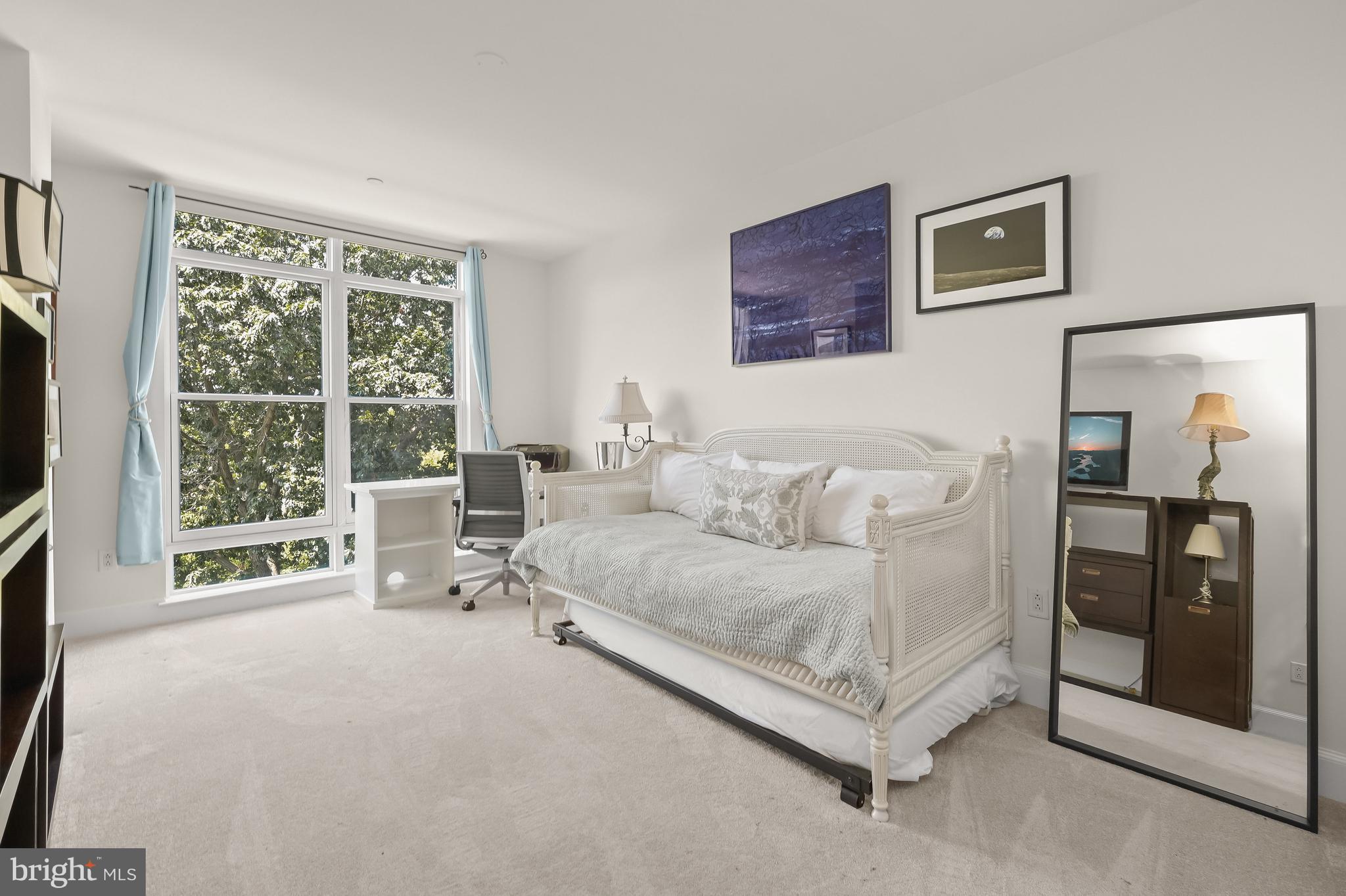 WEST END - Residential