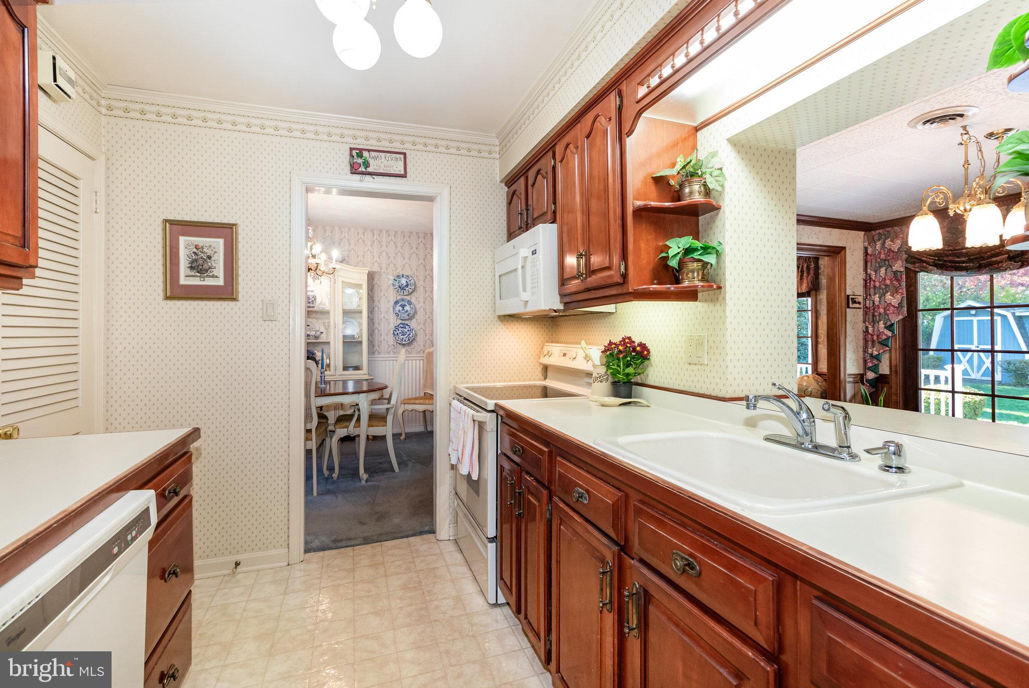 HIGHLAND VILLAGE - Residential