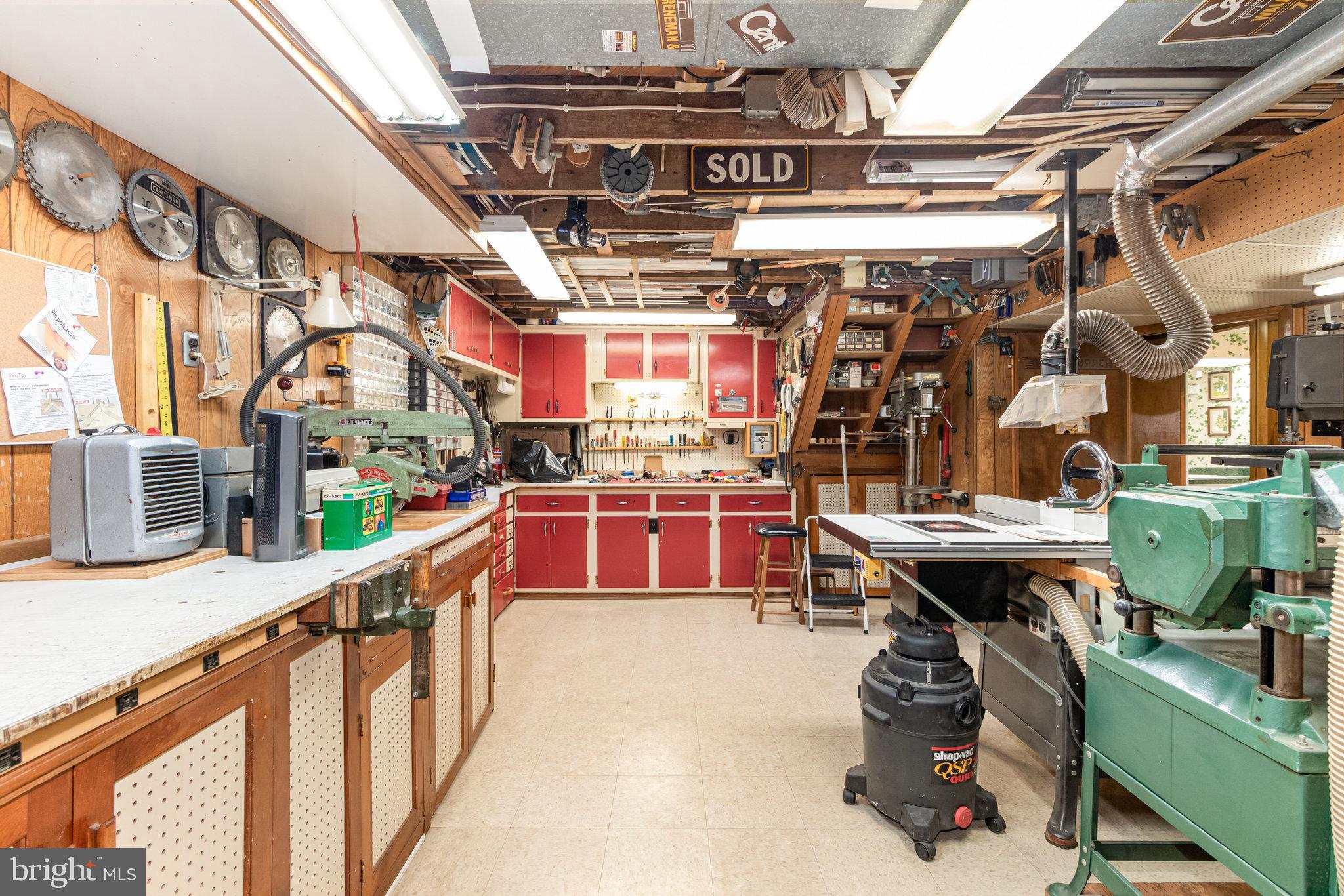 HIGHLAND VILLAGE - Residential