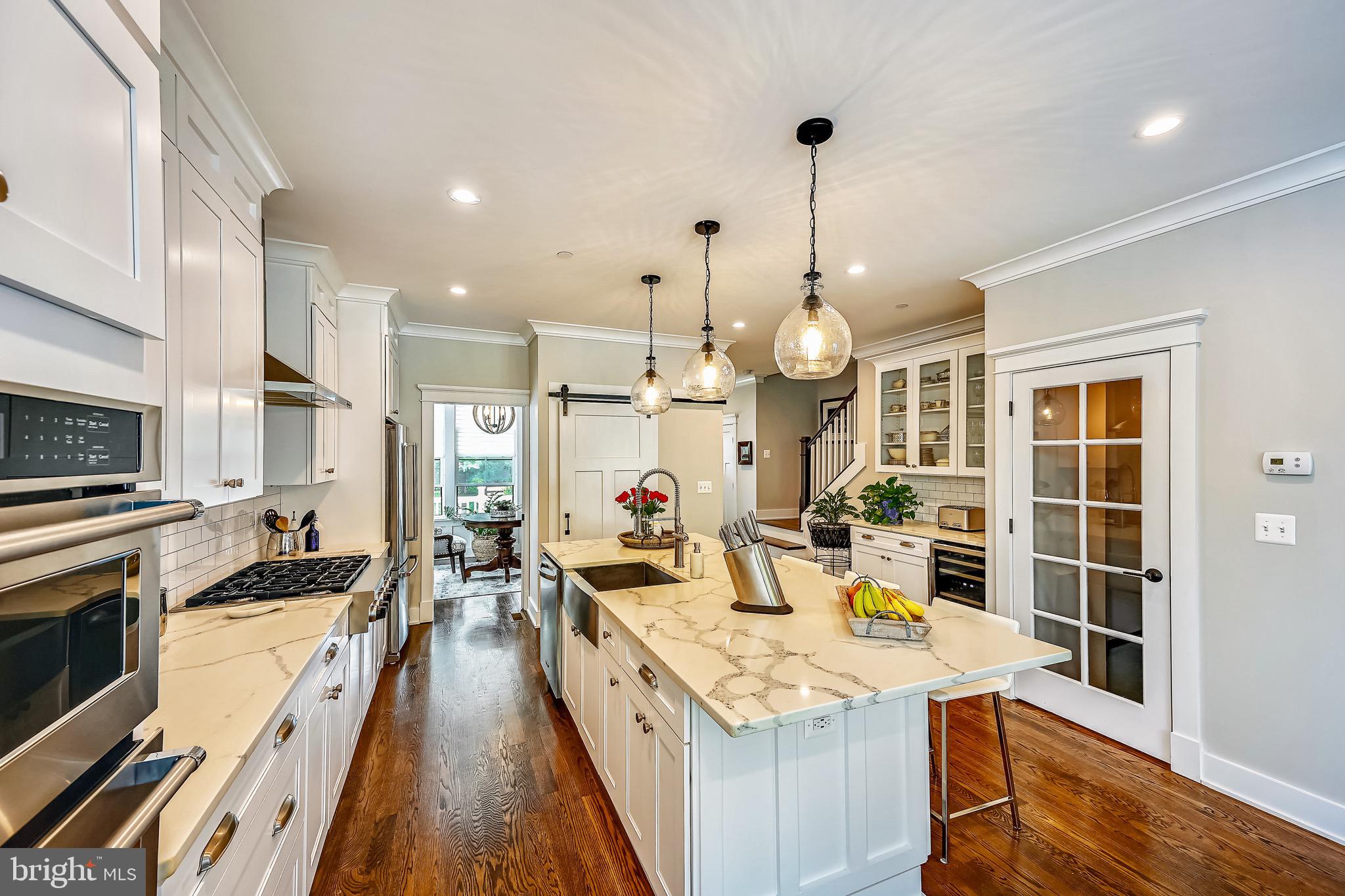 MURRAY HILL - Residential