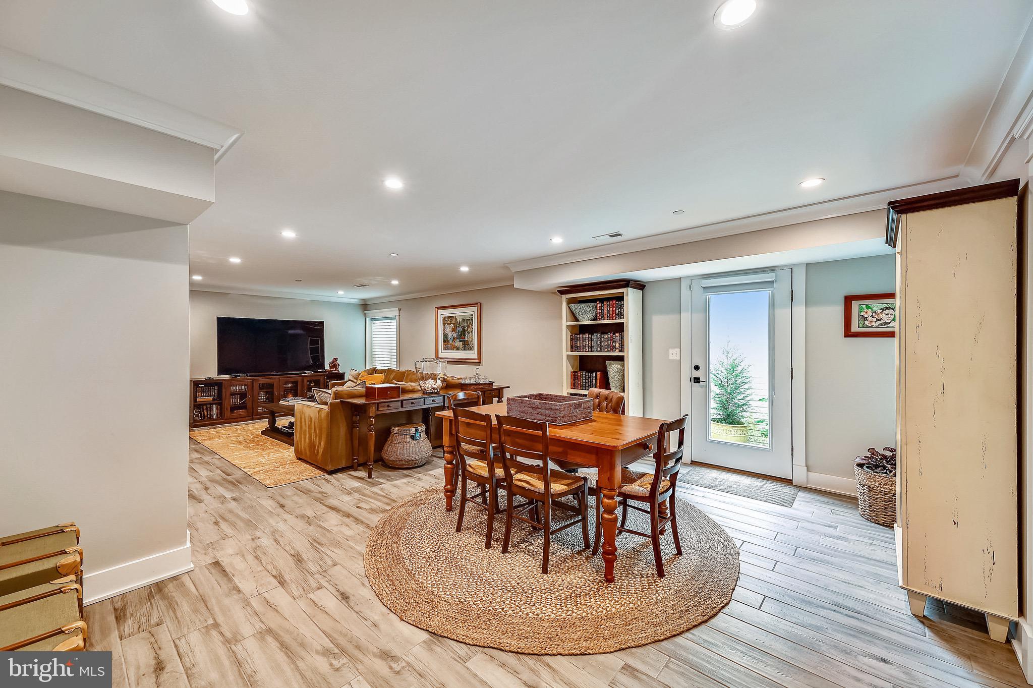 MURRAY HILL - Residential