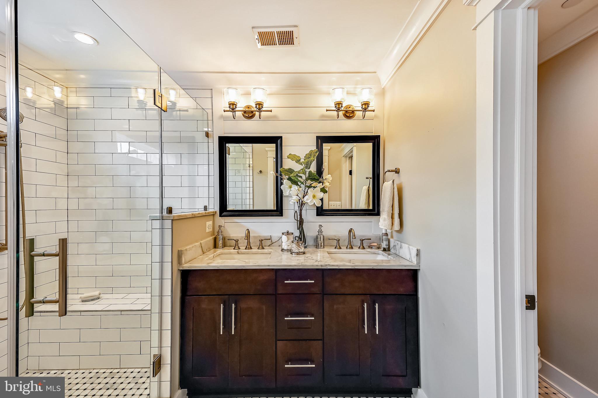 MURRAY HILL - Residential