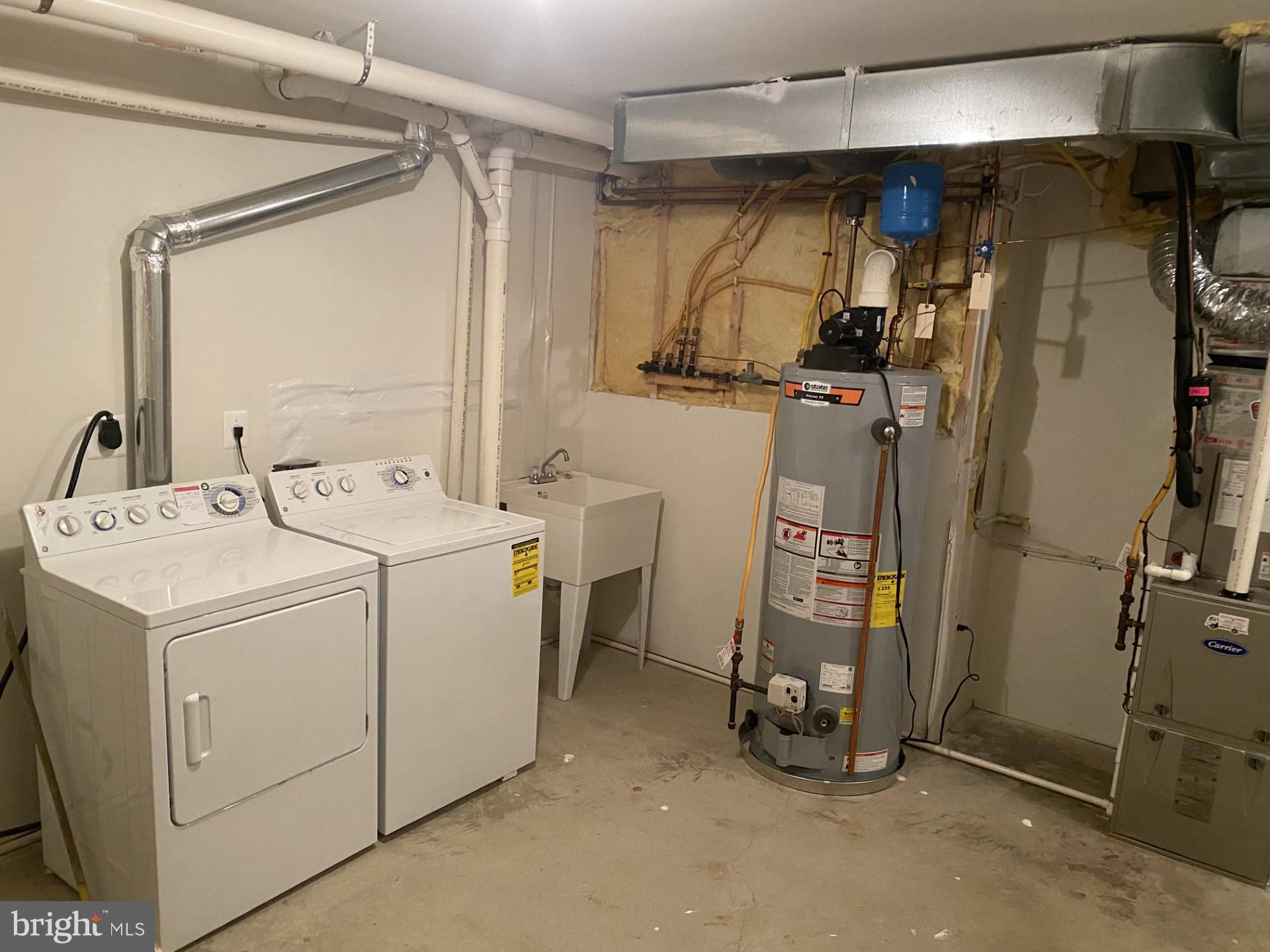 NORTH ROCK - Residential Lease