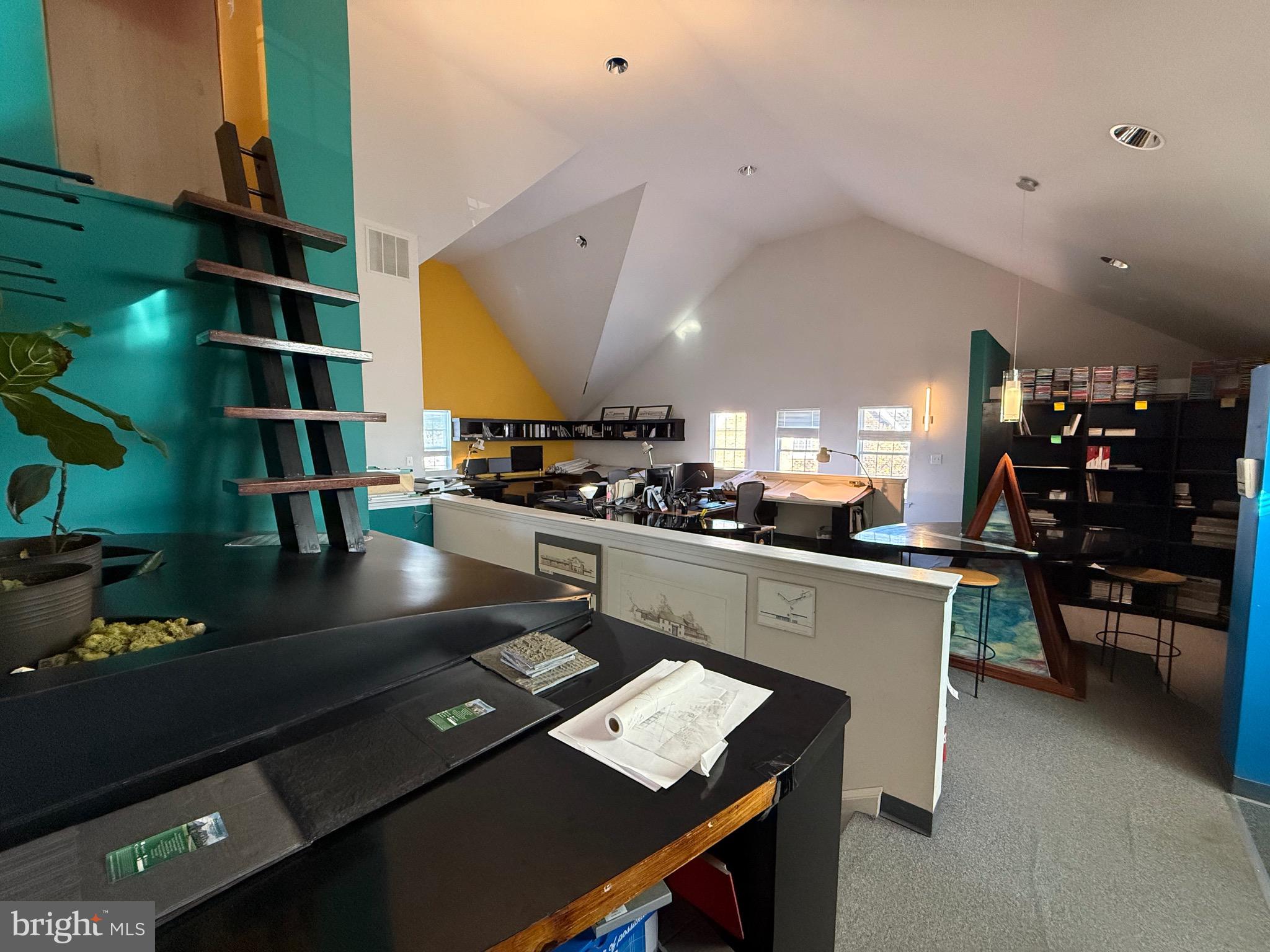 20-22 REGENCY PLAZA 20-22