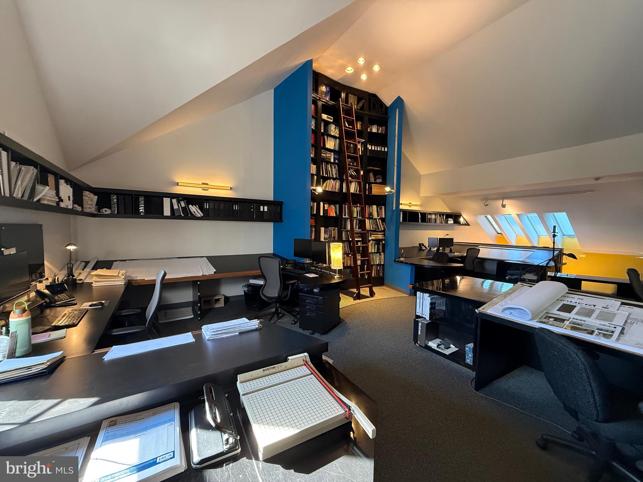 20-22 REGENCY PLAZA 20-22